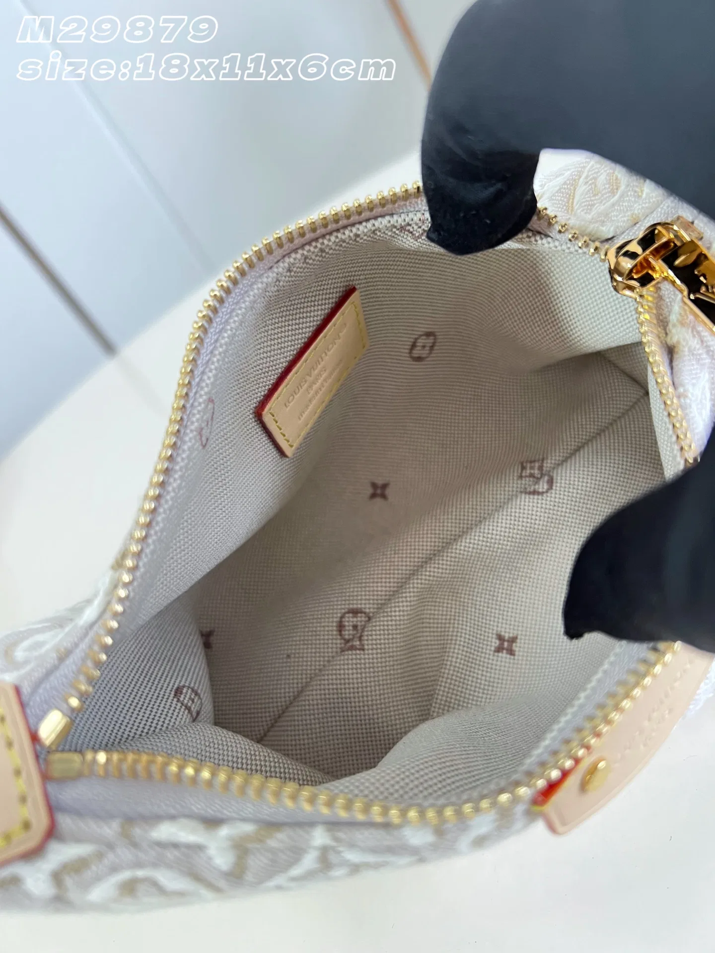 LV 27FW EJMGZXH 093 숄더백 9
