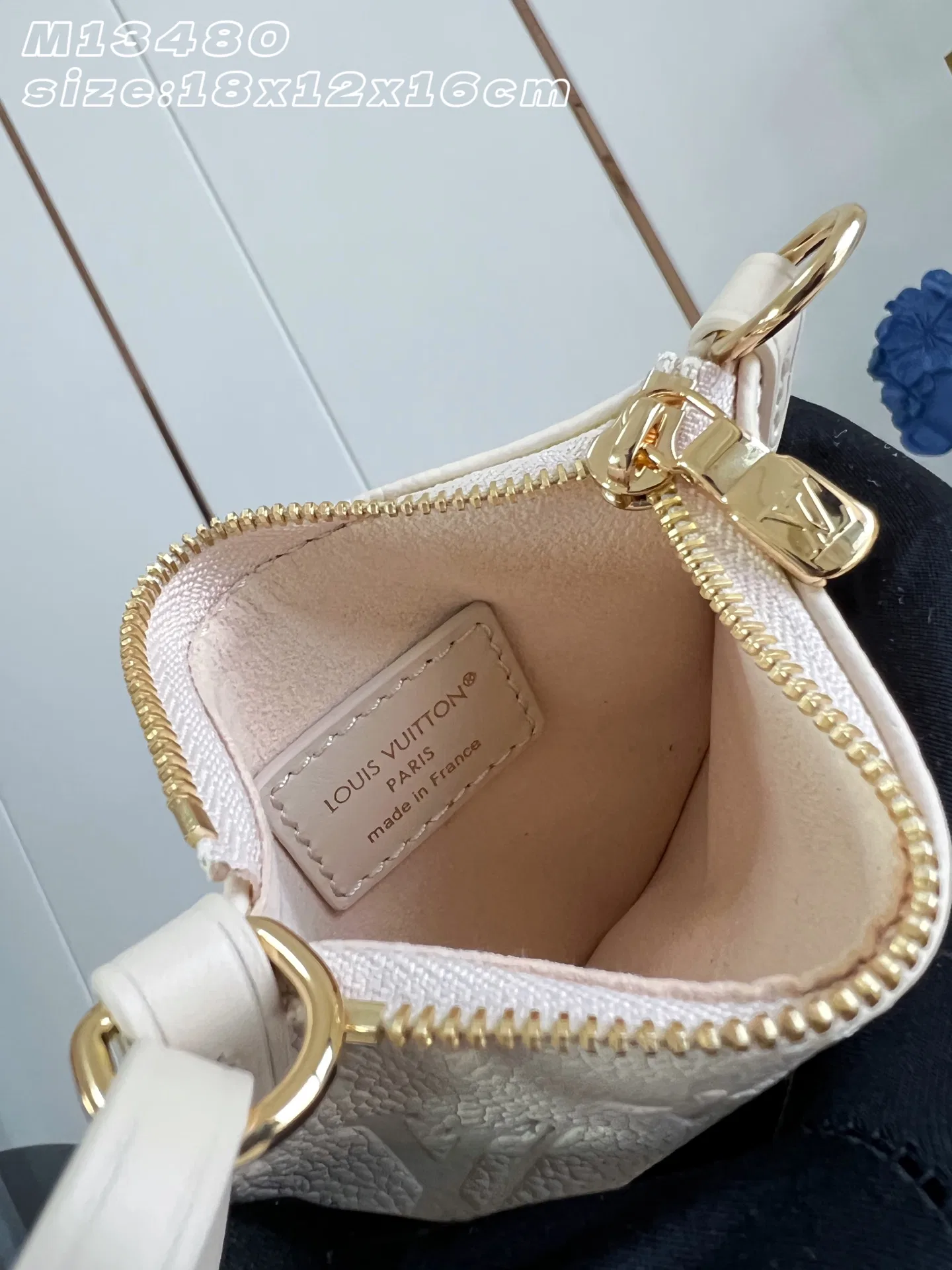 LV 27FW EJMGZXH 098 버킷백 11
