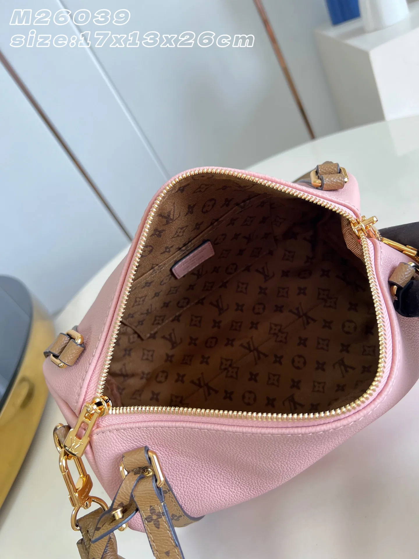 LV 27FW EJMGZXH 099 토트백 11