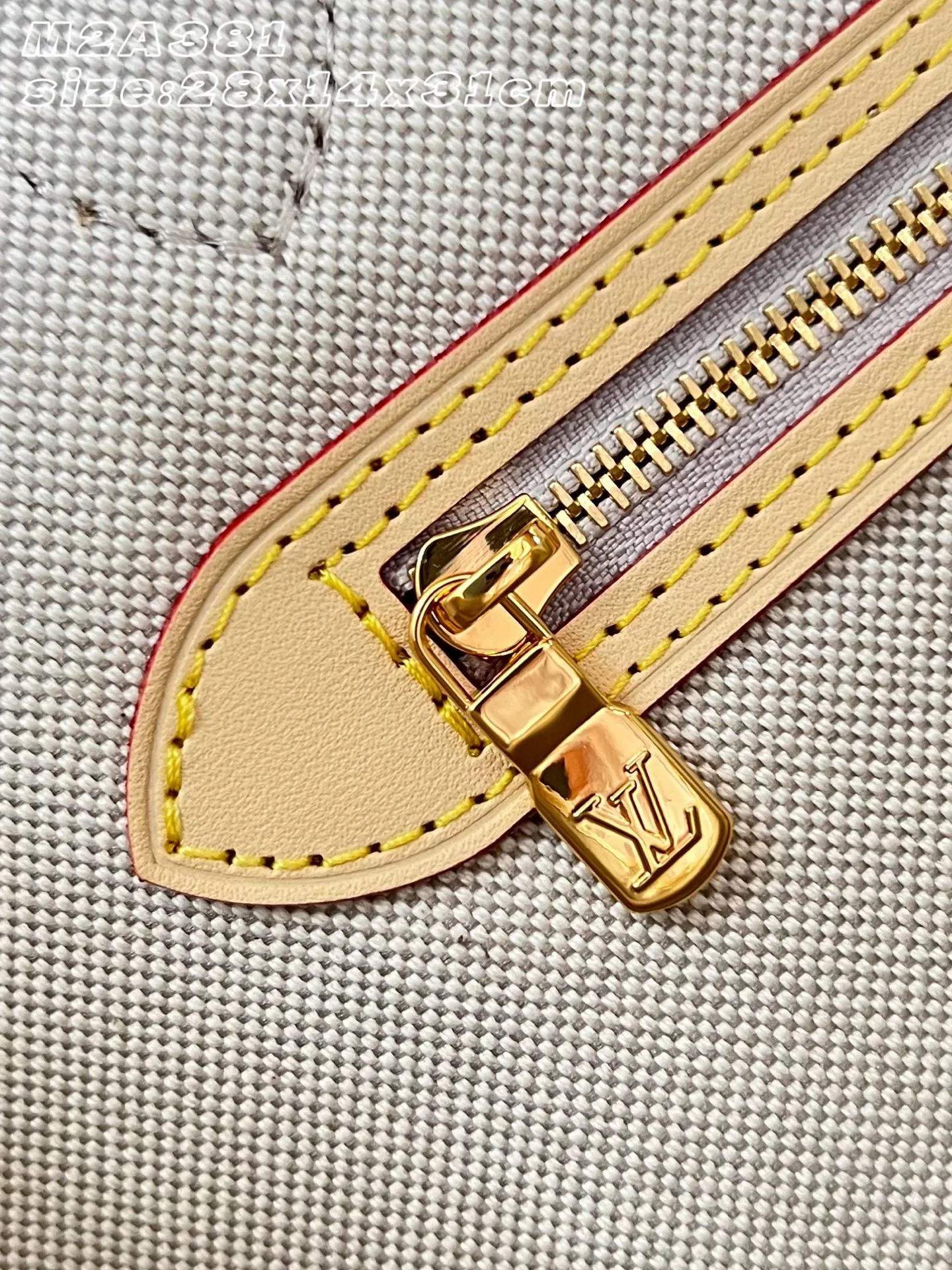 LV 27FW EJMGZXH 103 숄더백 11