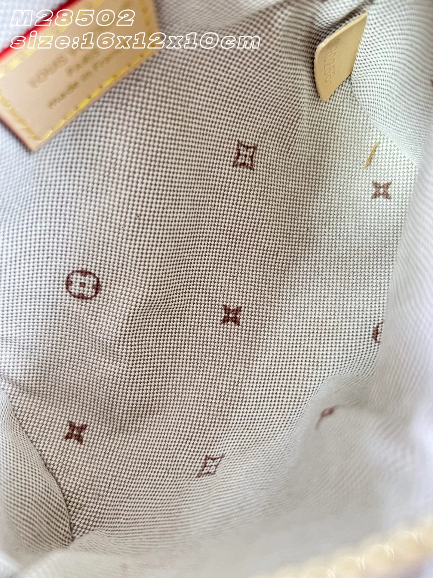 LV 27FW EJMGZXH 105 토트백 10