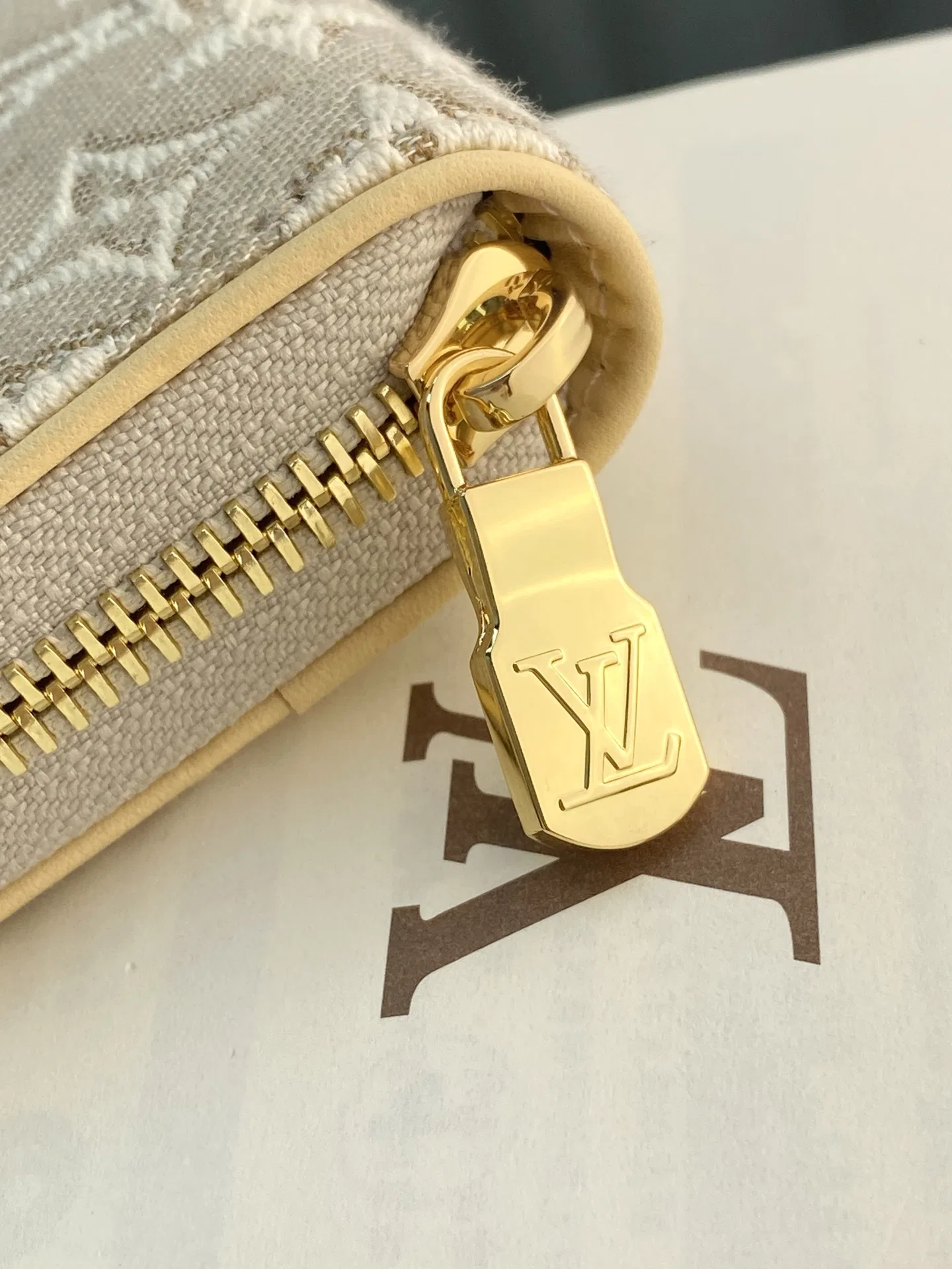 LV 27FW EJMGZXH 110 장지갑 11