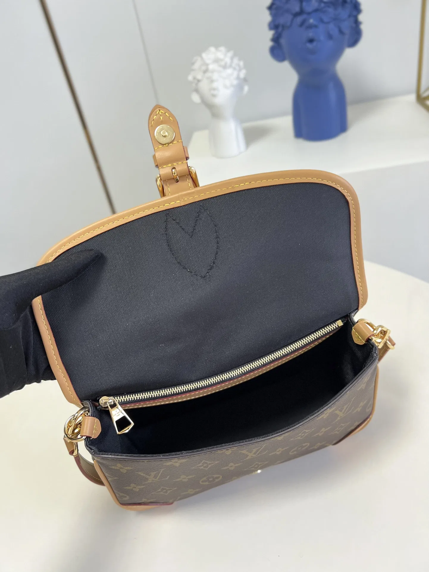 LV 27FW EJMGZXH 115 크로스백 9