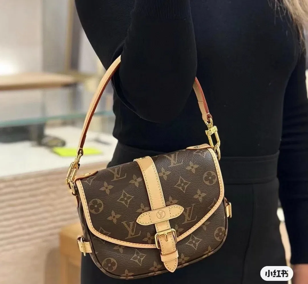 LV 27FW EJMGZXH 119 토트백 12