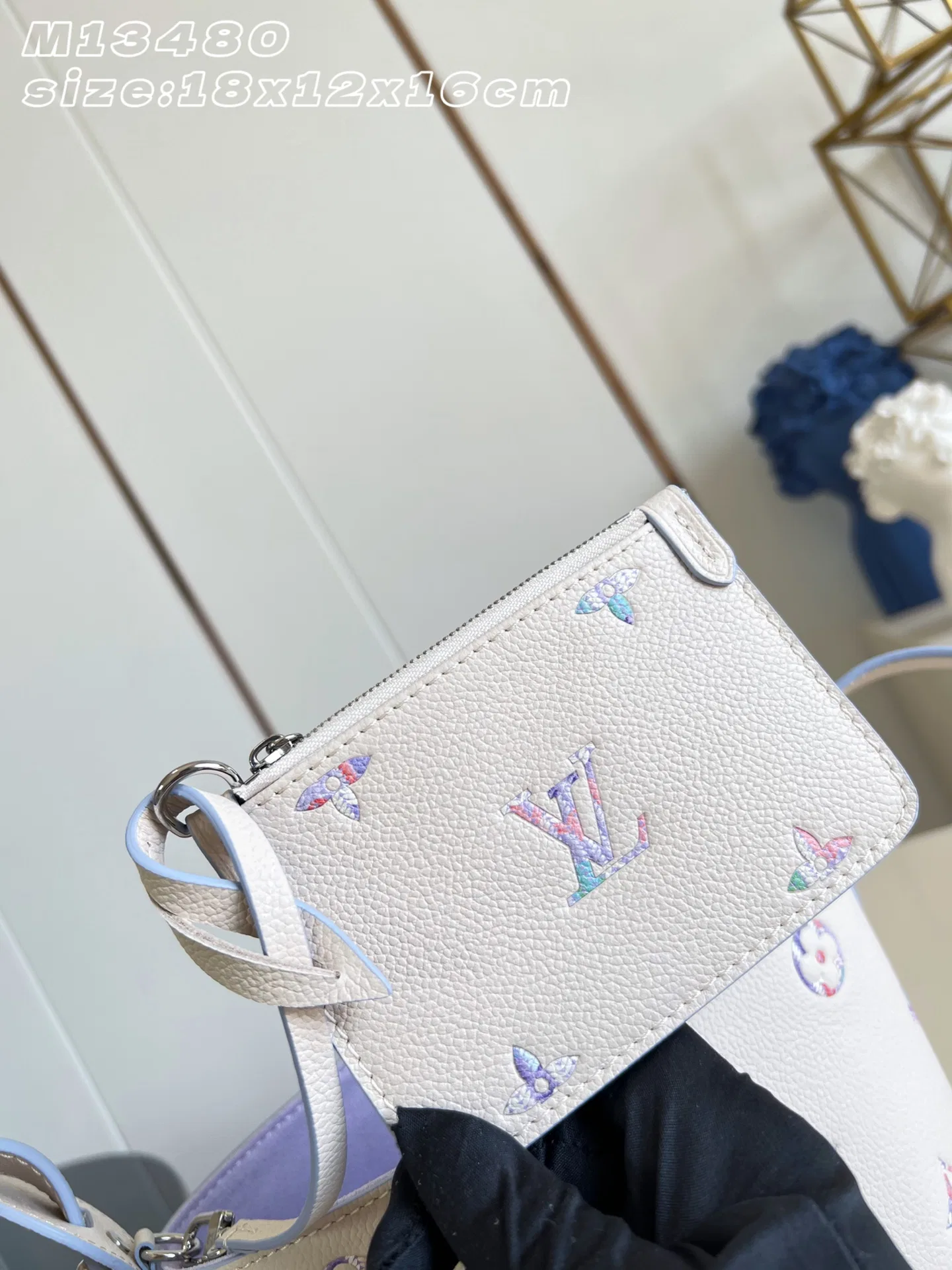 LV 27FW EJMGZXH 138 버킷백 8