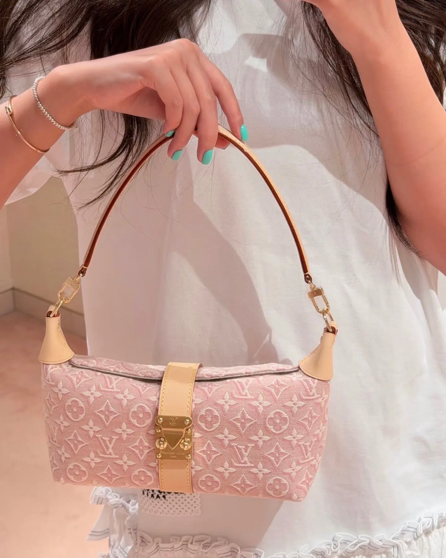 LV 27FW EJMGZXH 141 미니백 11