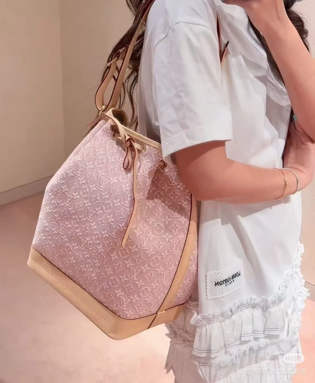 LV 27FW EJMGZXH 142 버킷백 14