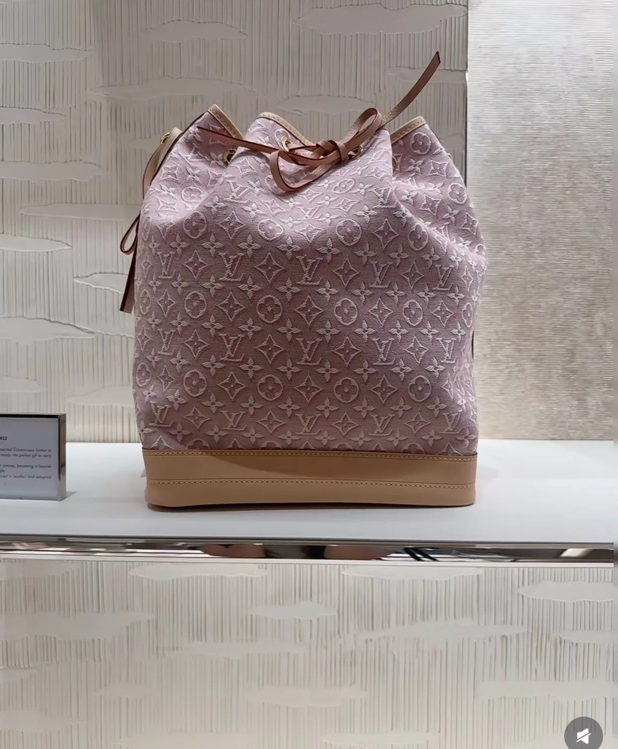 LV 27FW EJMGZXH 142 버킷백 18