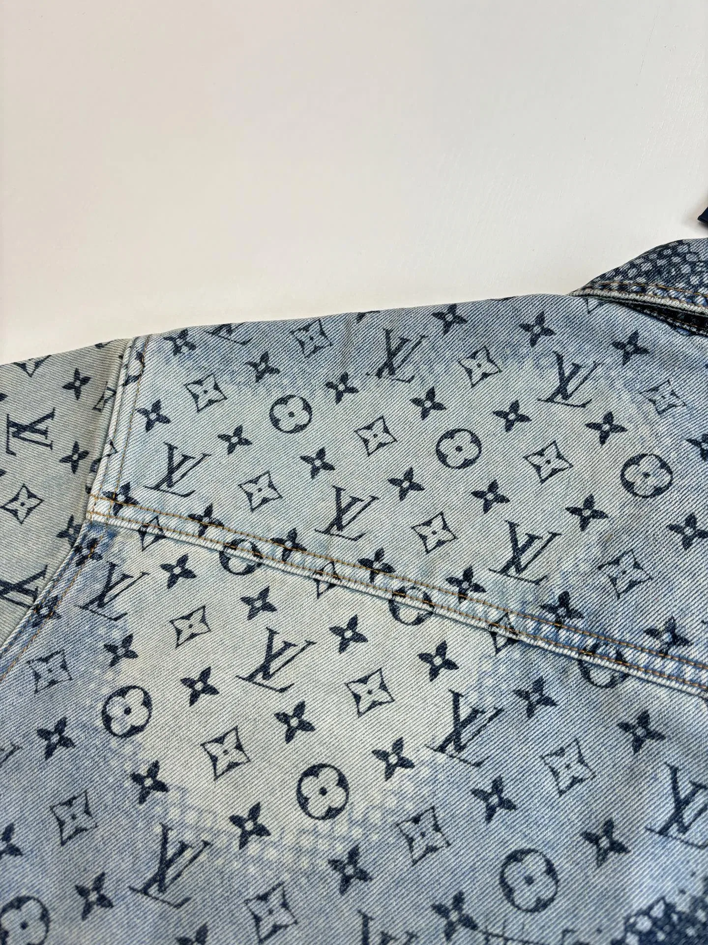 LV 27FW FVAHDTN 013 데님반팔셔츠 11