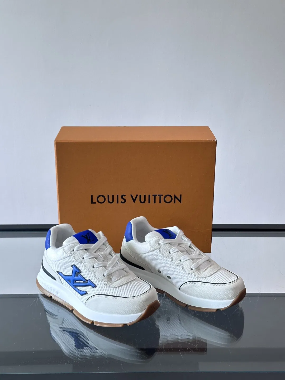 LV 27FW HOSLVLO 003 스니커즈 14