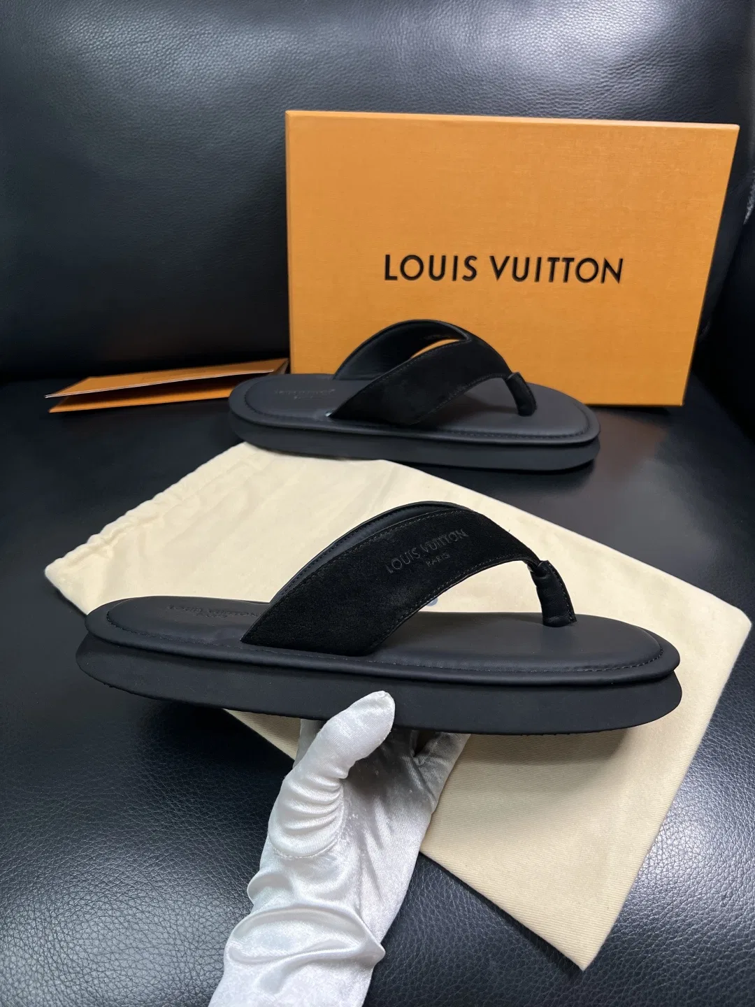 LV 27FW HOSLVLO 007 쪼리 13
