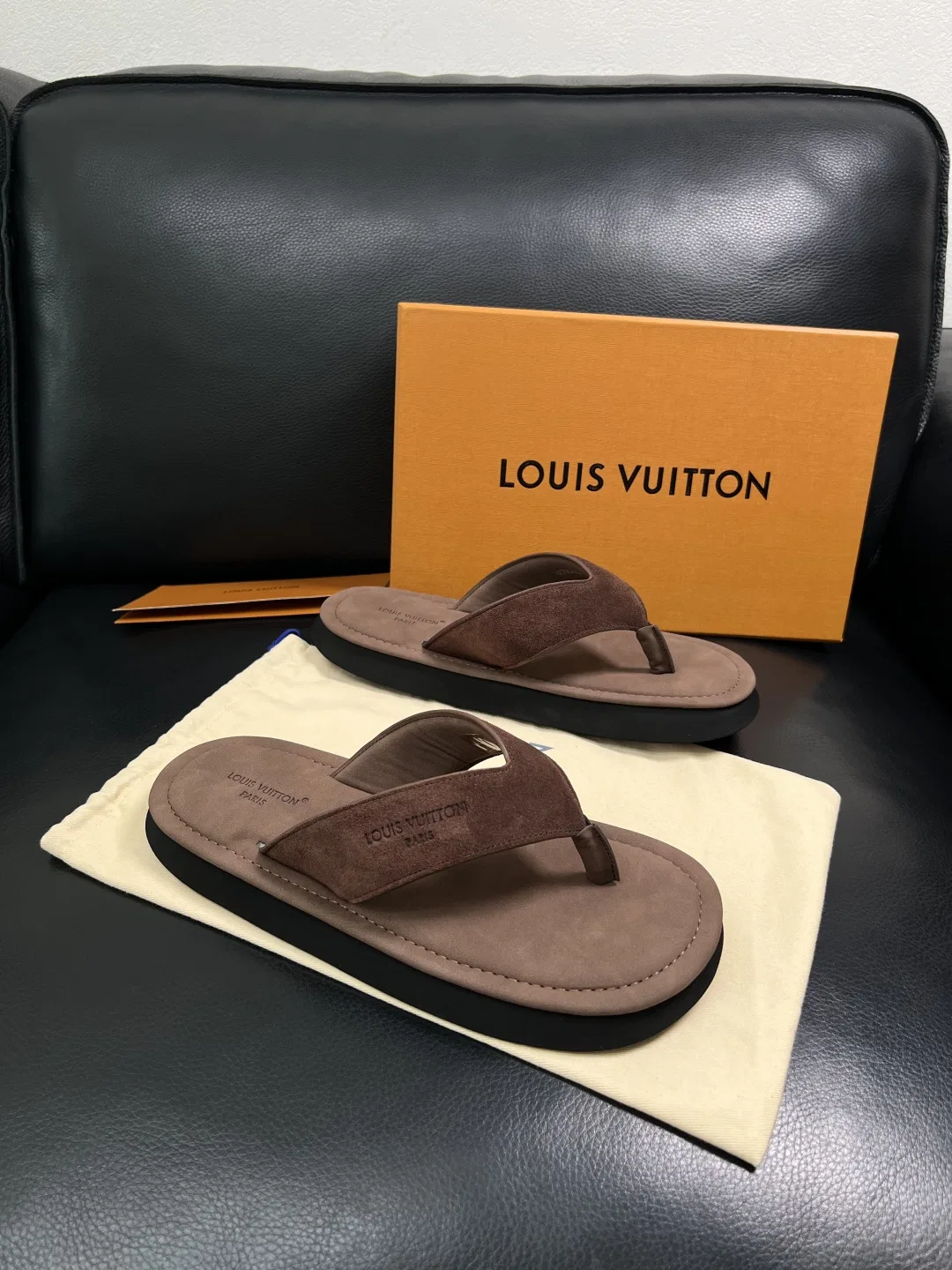 LV 27FW HOSLVLO 007 쪼리 19