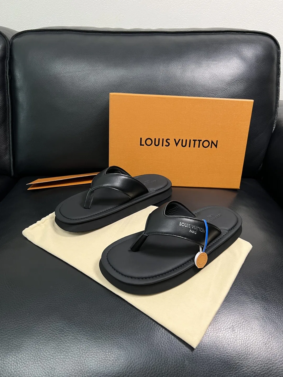 LV 27FW HOSLVLO 007 쪼리 29