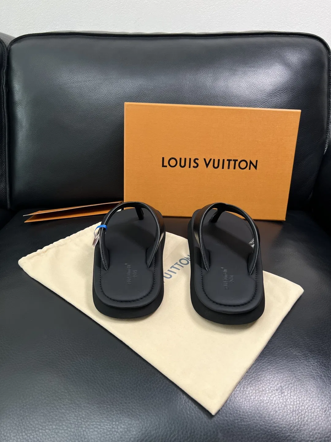 LV 27FW HOSLVLO 007 쪼리 35