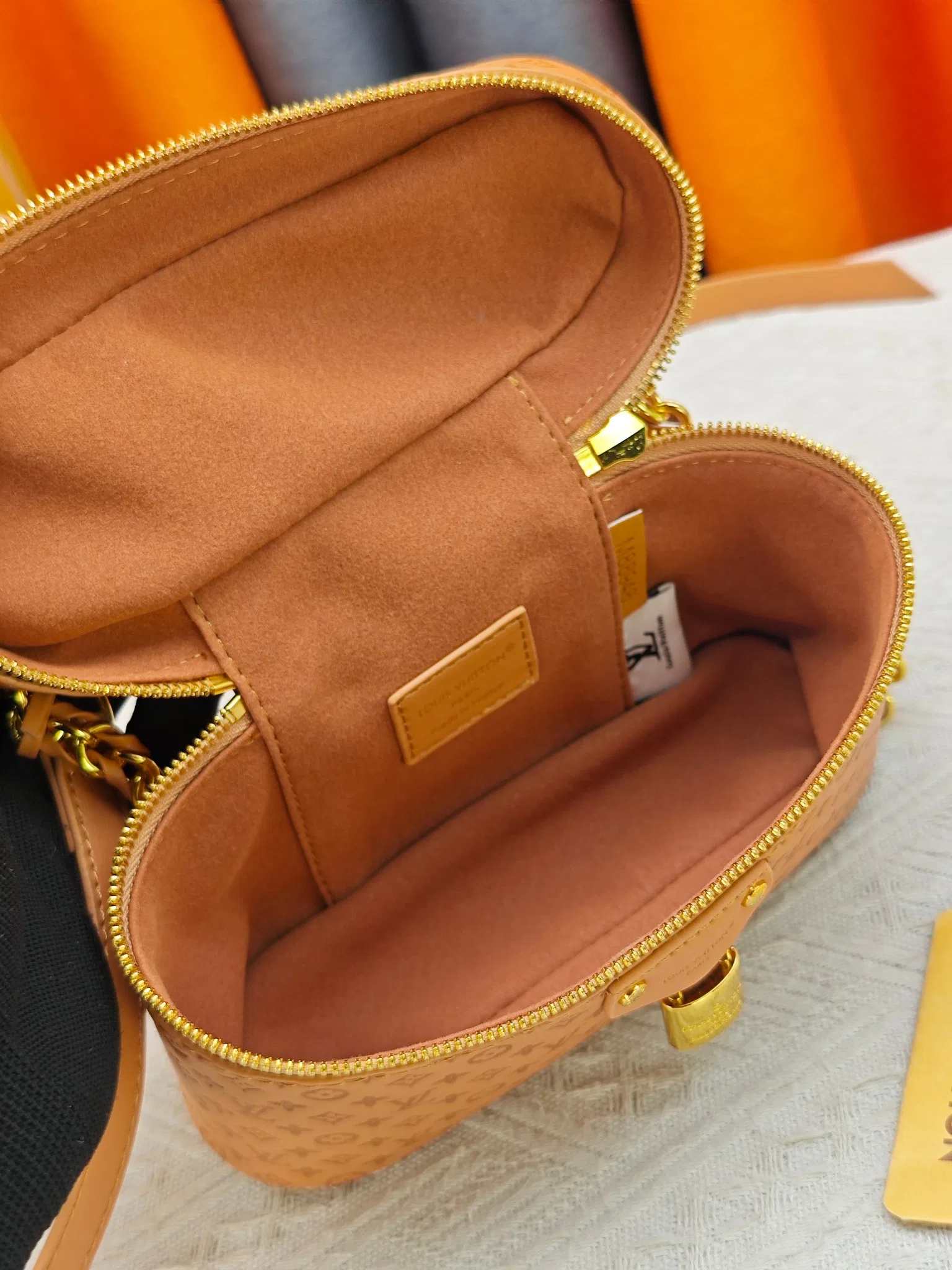LV 27FW JBJVXGJ 063 토트백 7