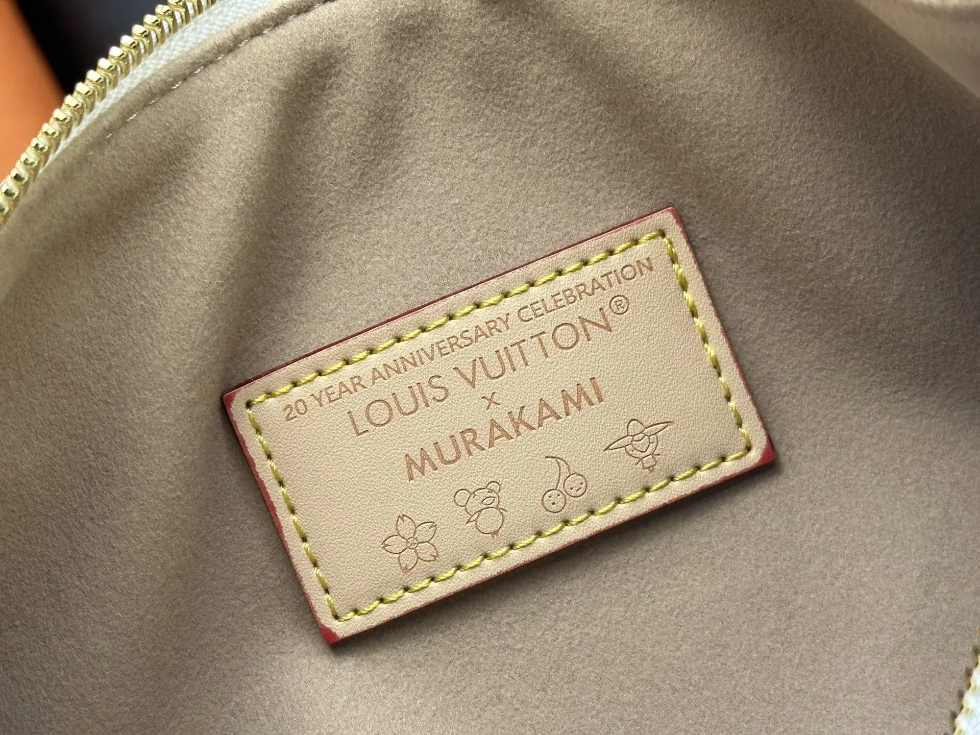 LV 27FW JBJVXGJ 066 토트백 8