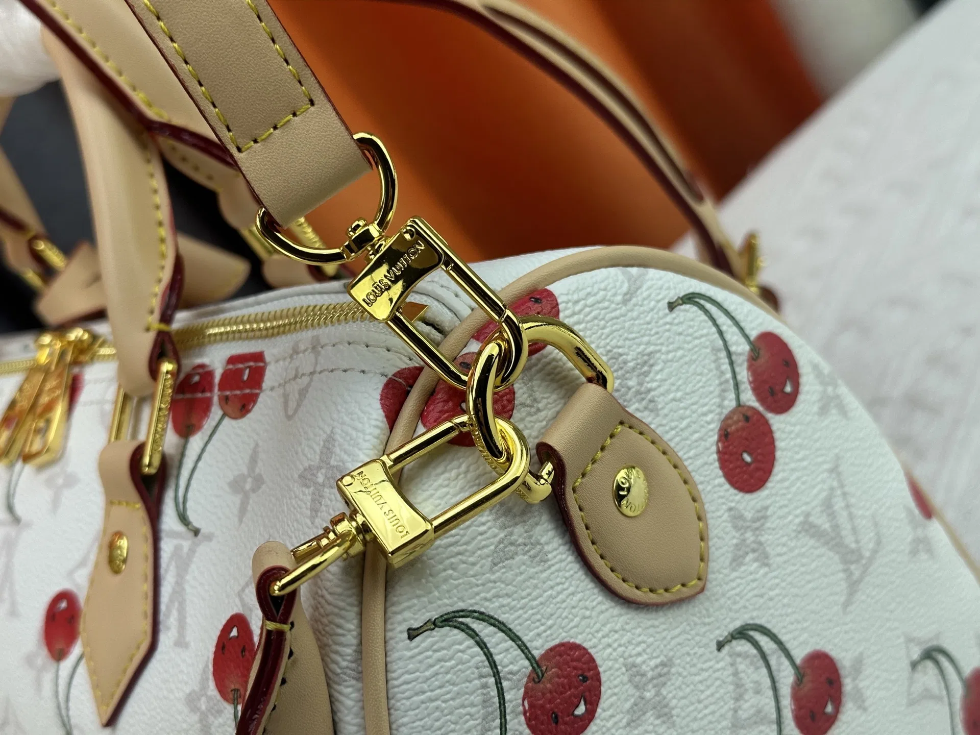 LV 27FW JBJVXGJ 066 토트백 7