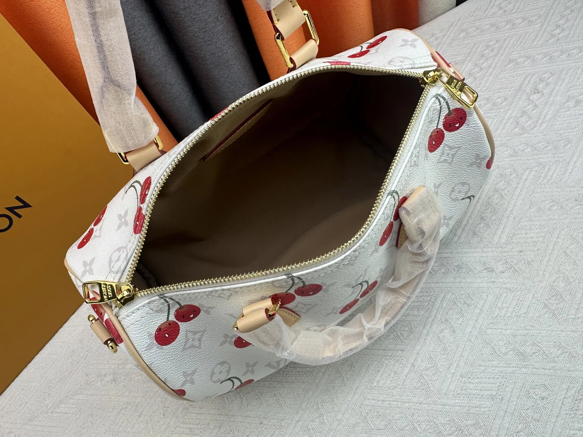 LV 27FW JBJVXGJ 066 토트백 9