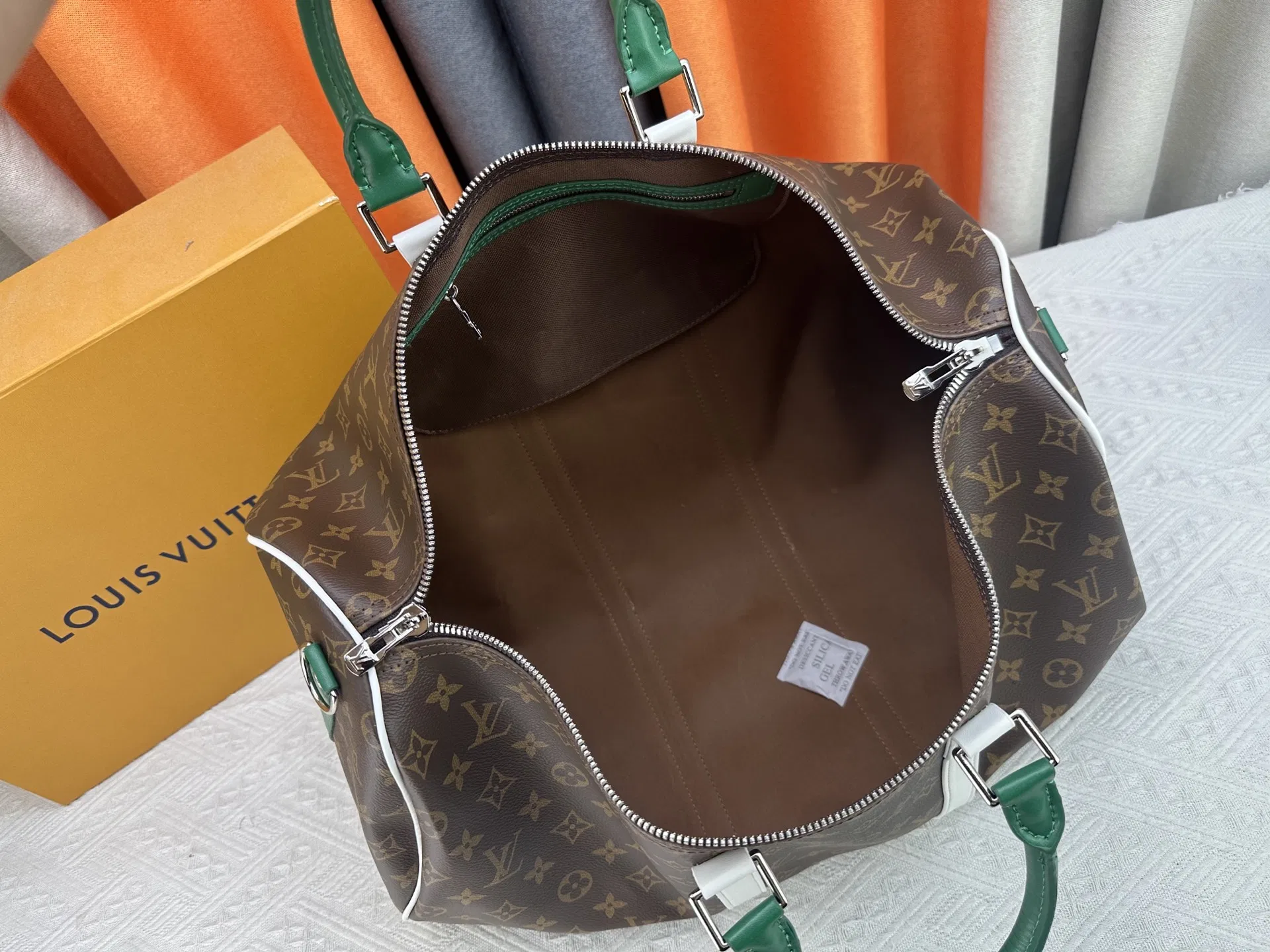 LV 27FW JBJVXGJ 067 토트백 9