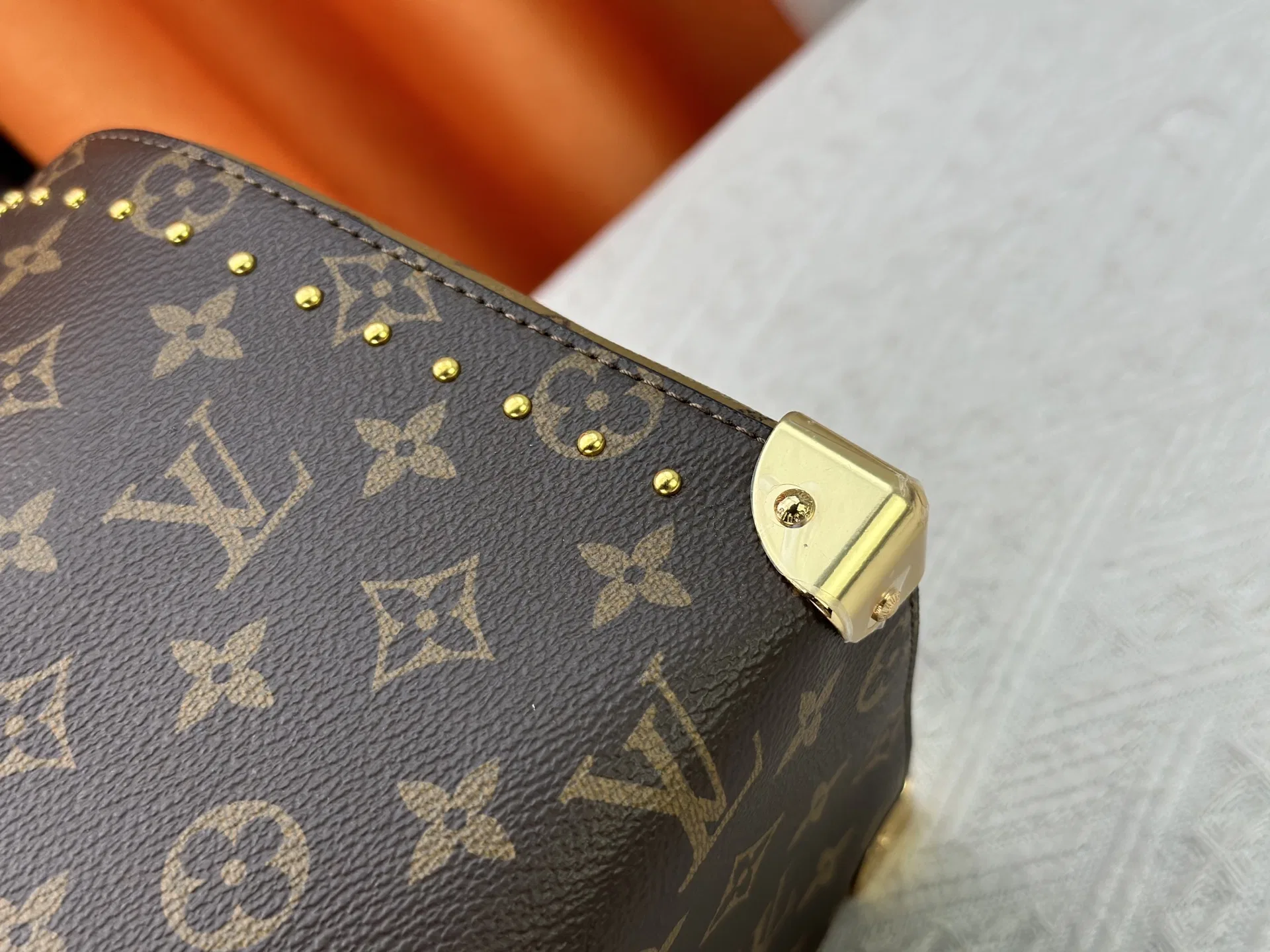 LV 27FW JBJVXGJ 069 토트백 7