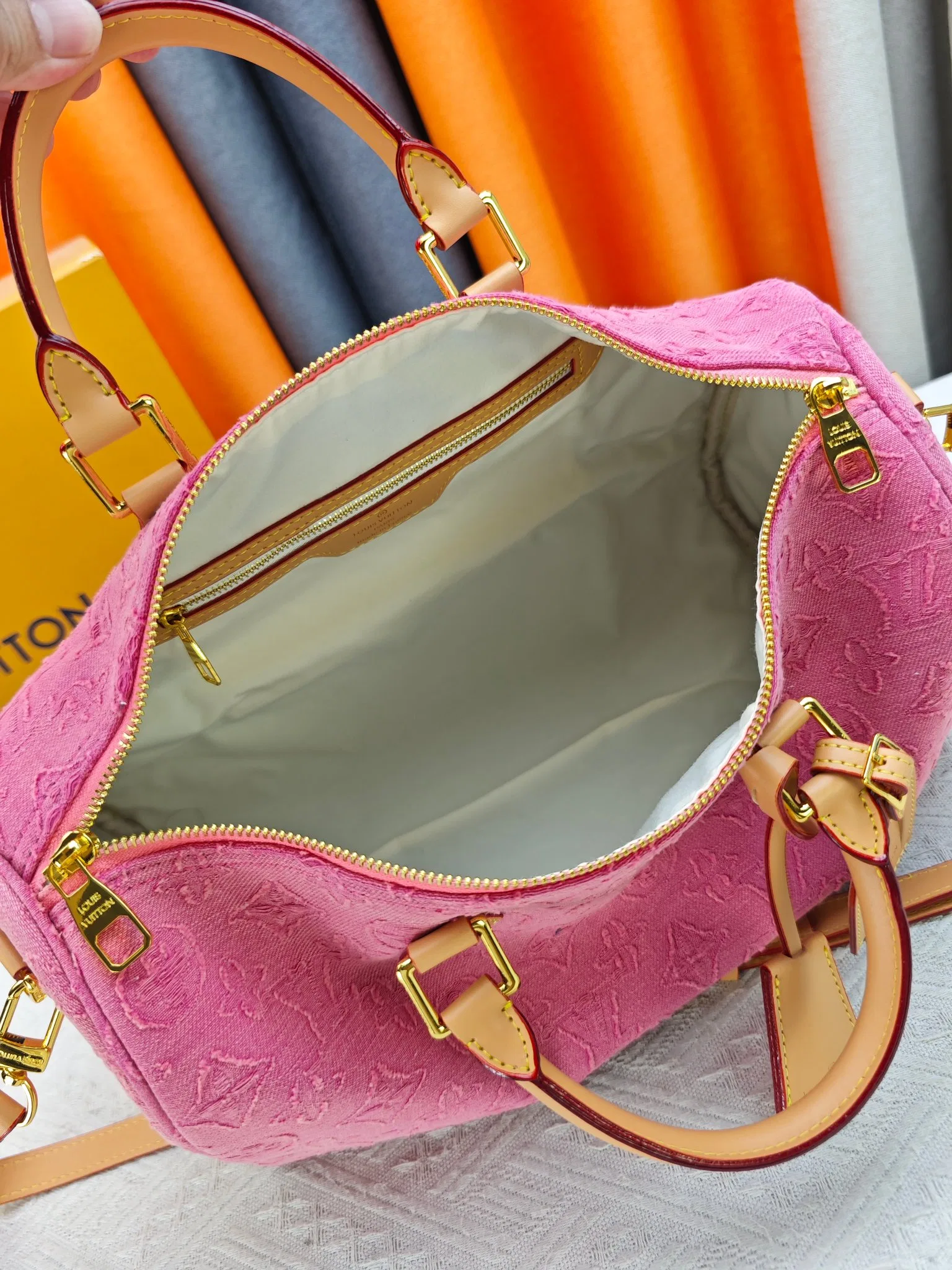 LV 27FW JBJVXGJ 071 토트백 9