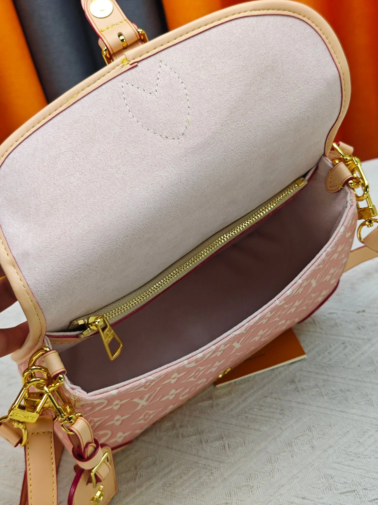 LV 27FW JBJVXGJ 073 숄더백 9