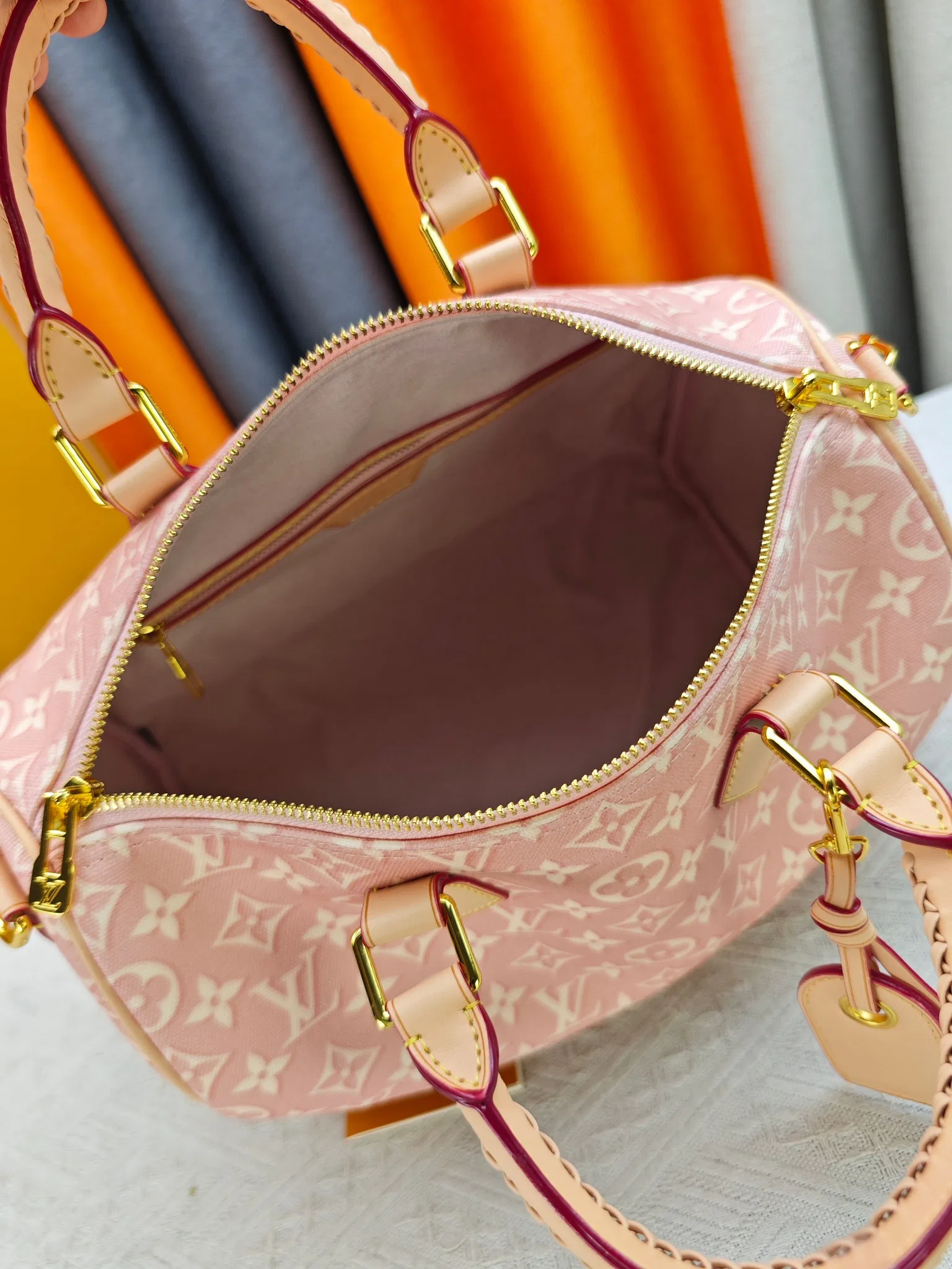 LV 27FW JBJVXGJ 075 토트백 9