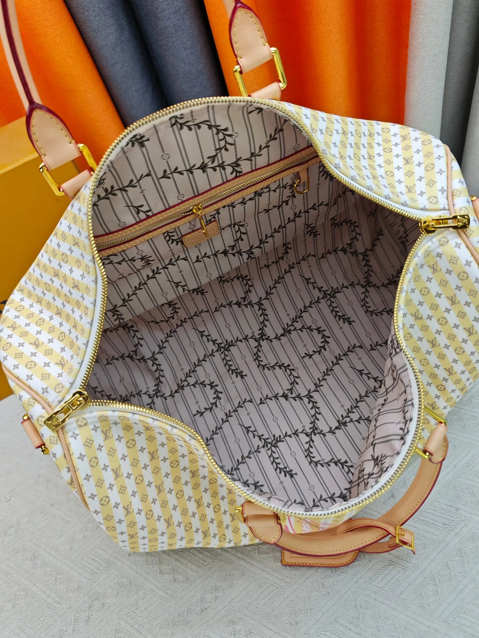 LV 27FW JBJVXGJ 077 토트백 9