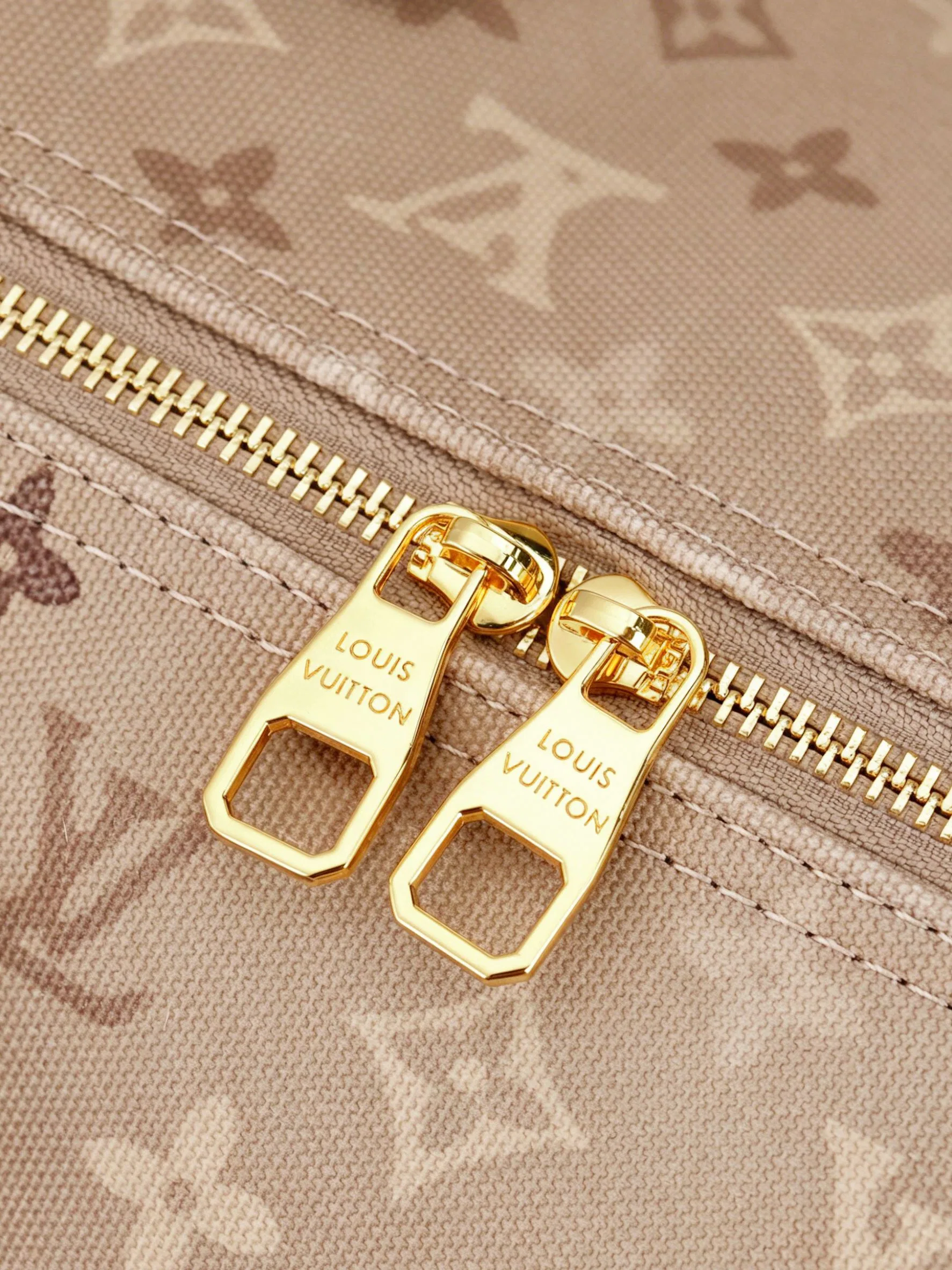 LV 27FW JBJVXGJ 082 토트백 8