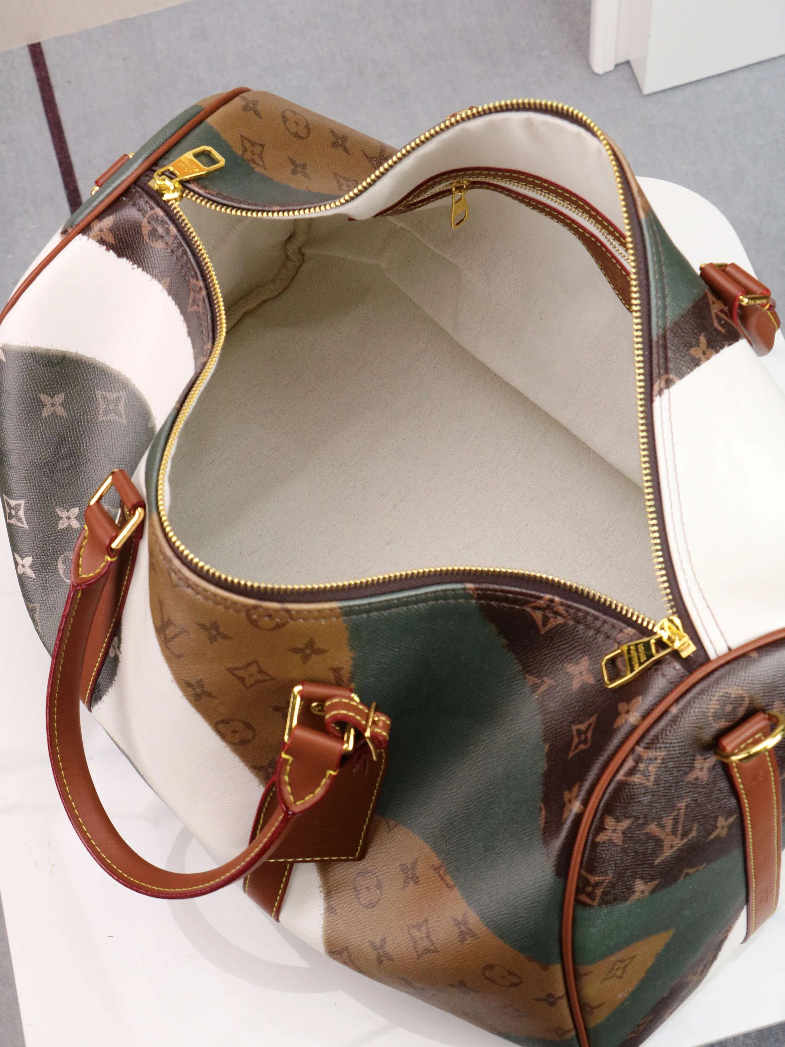 LV 27FW JBJVXGJ 083 토트백 7