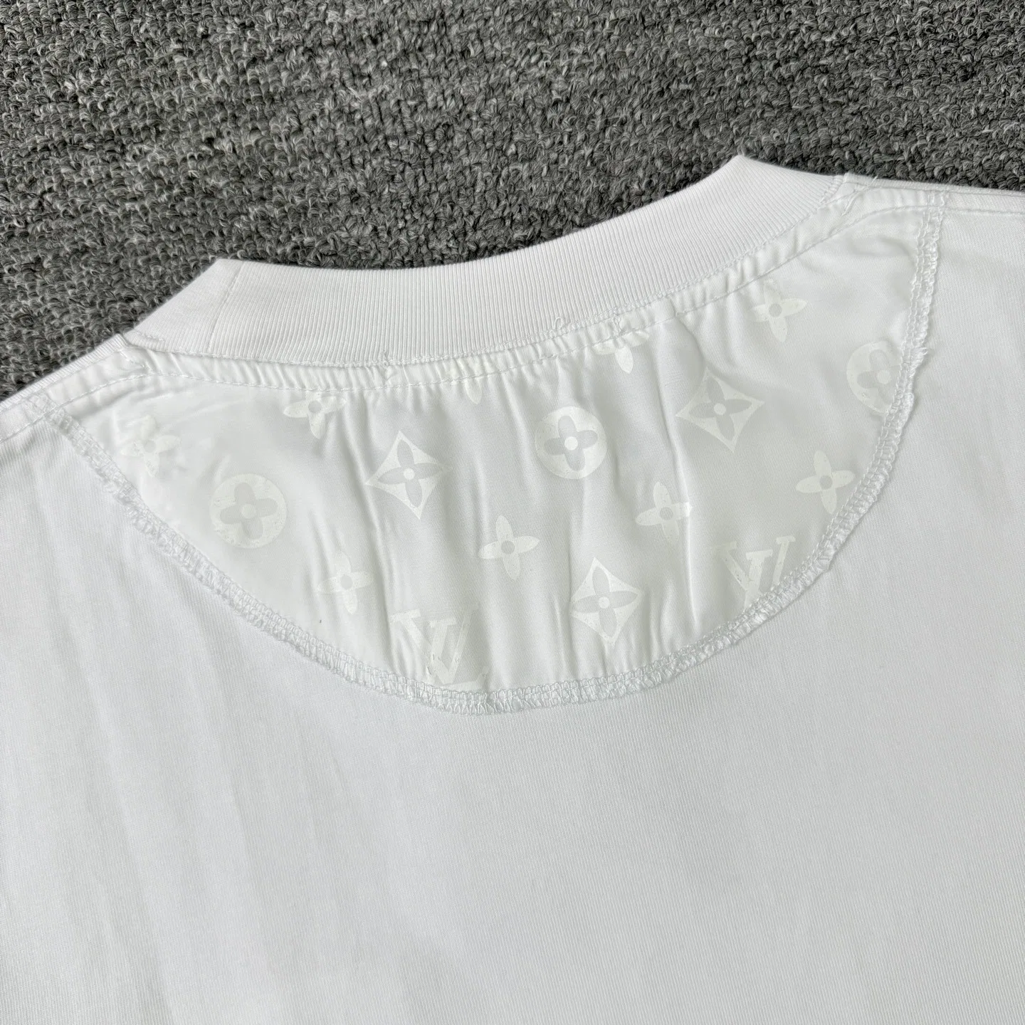 LV 27FW JBJVXGJ 159 반팔티셔츠 7