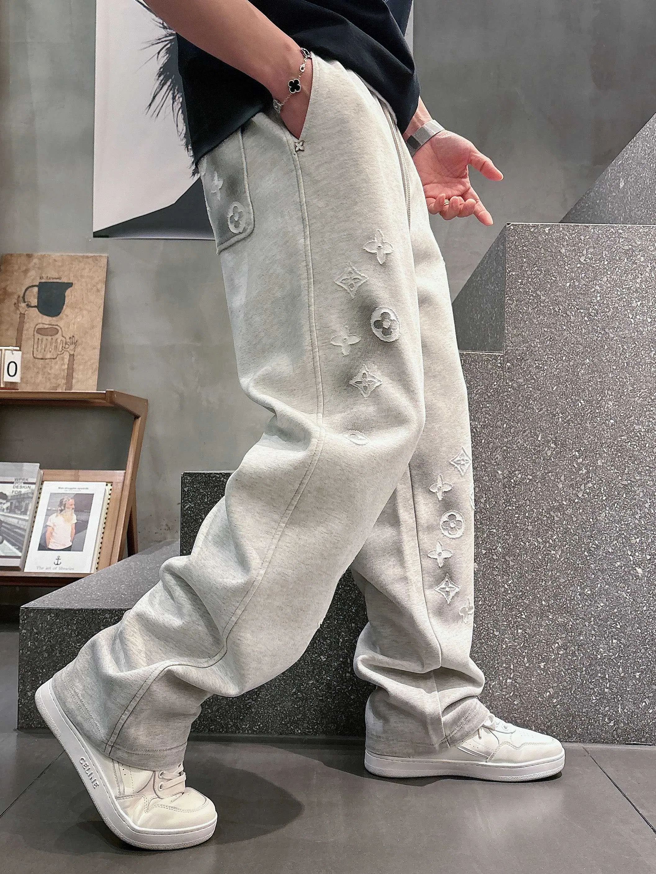 LV 27FW JBJVXGJ 166 스웻팬츠 9