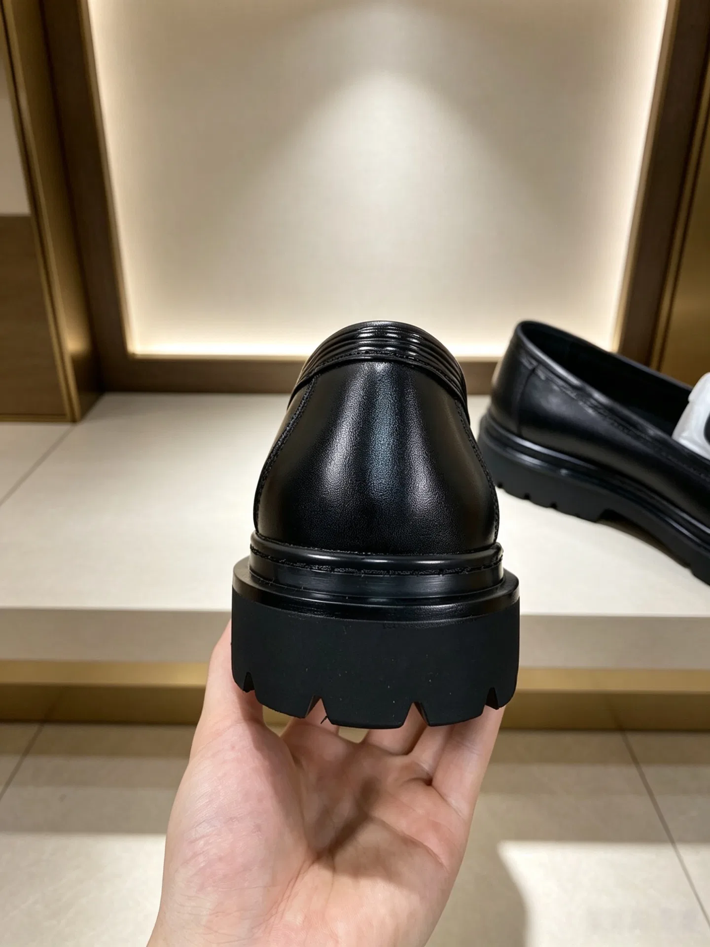 LV 27FW LDWAQLG 002 구두 8