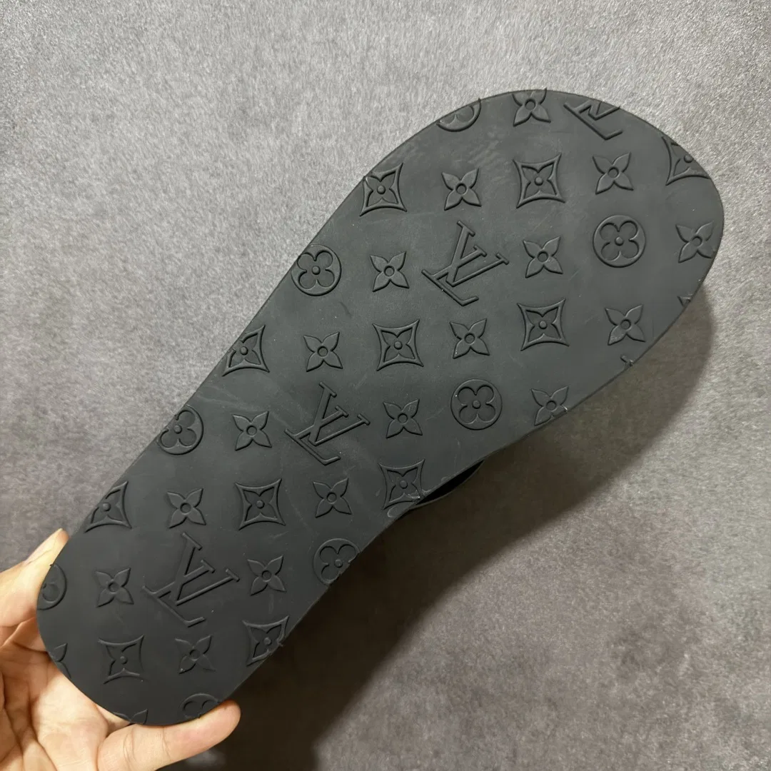 LV 27FW LDWAQLG 006 슬리퍼 7