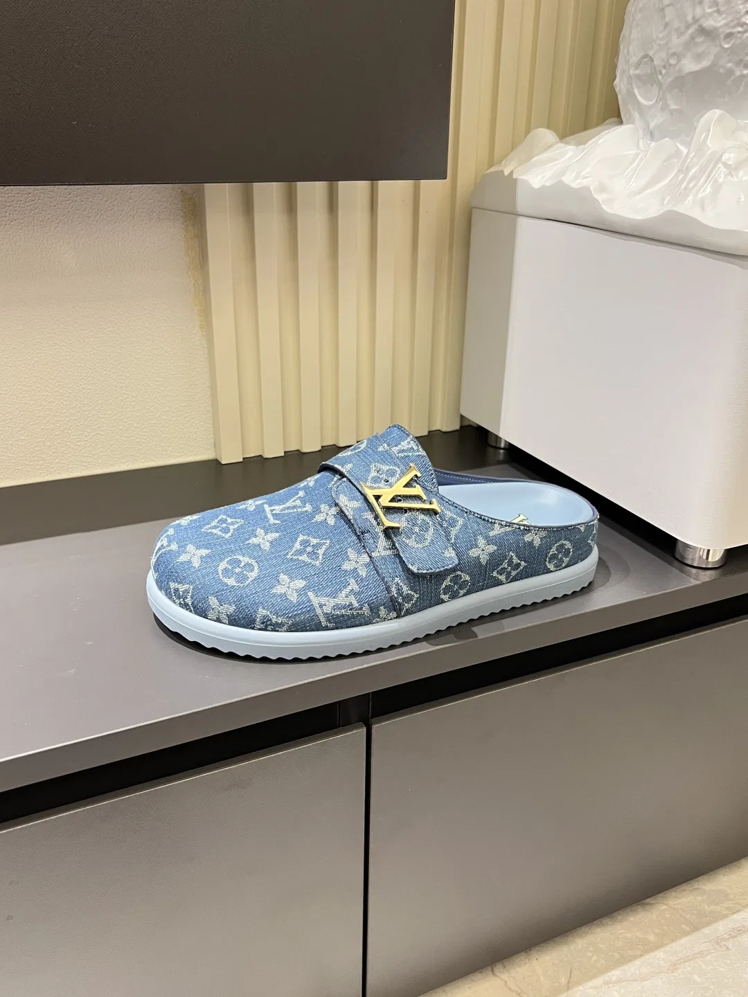 LV 27FW LDWAQLG 007 슬리퍼 15