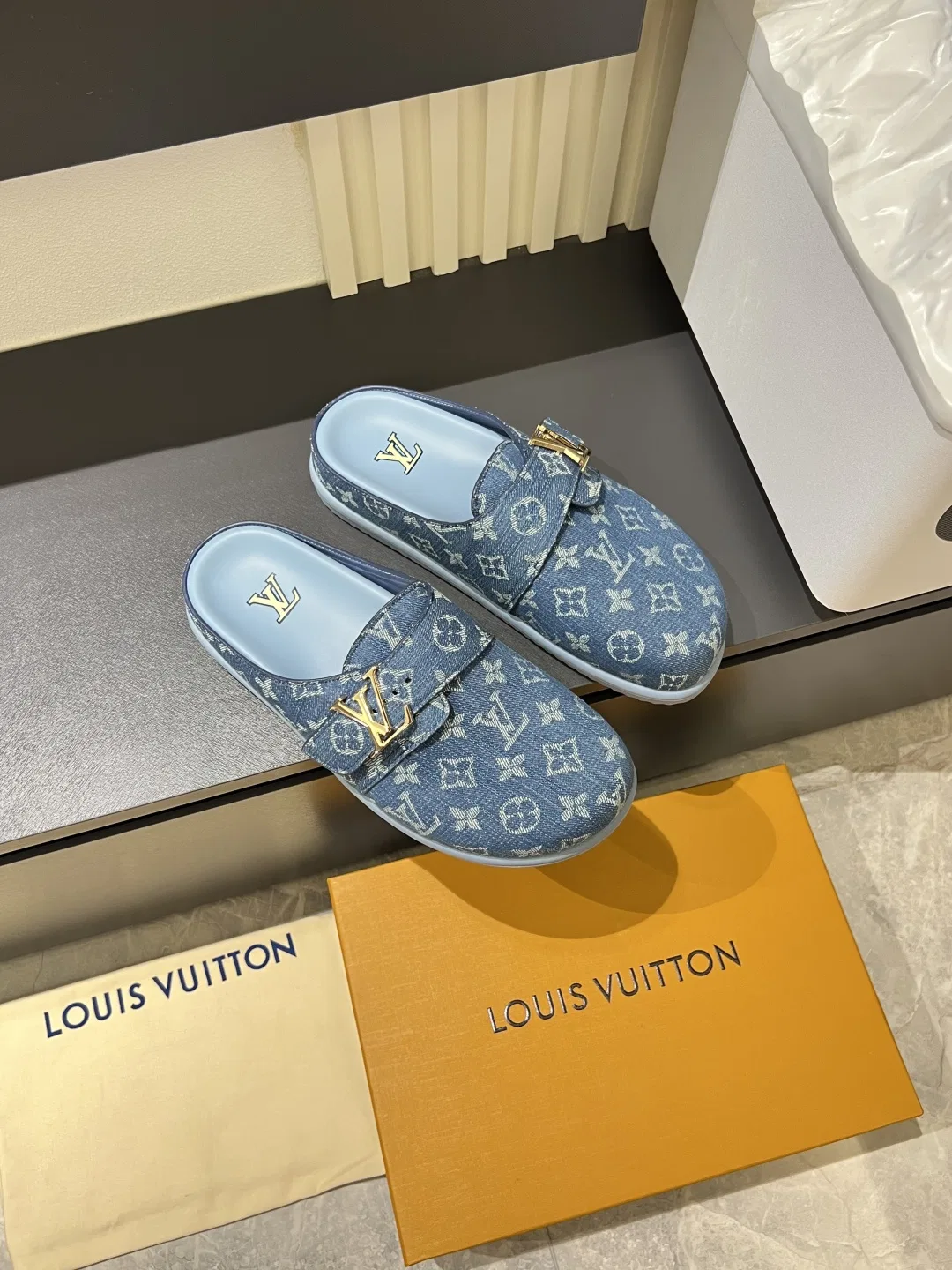 LV 27FW LDWAQLG 007 슬리퍼 16