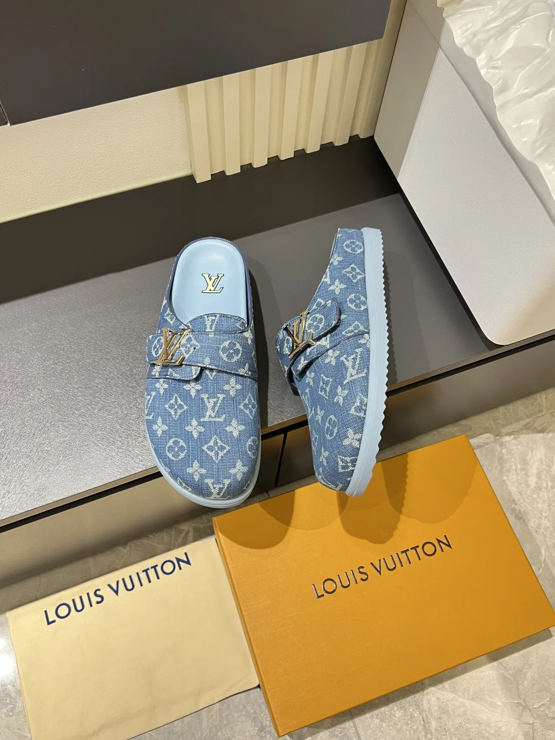 LV 27FW LDWAQLG 007 슬리퍼 17