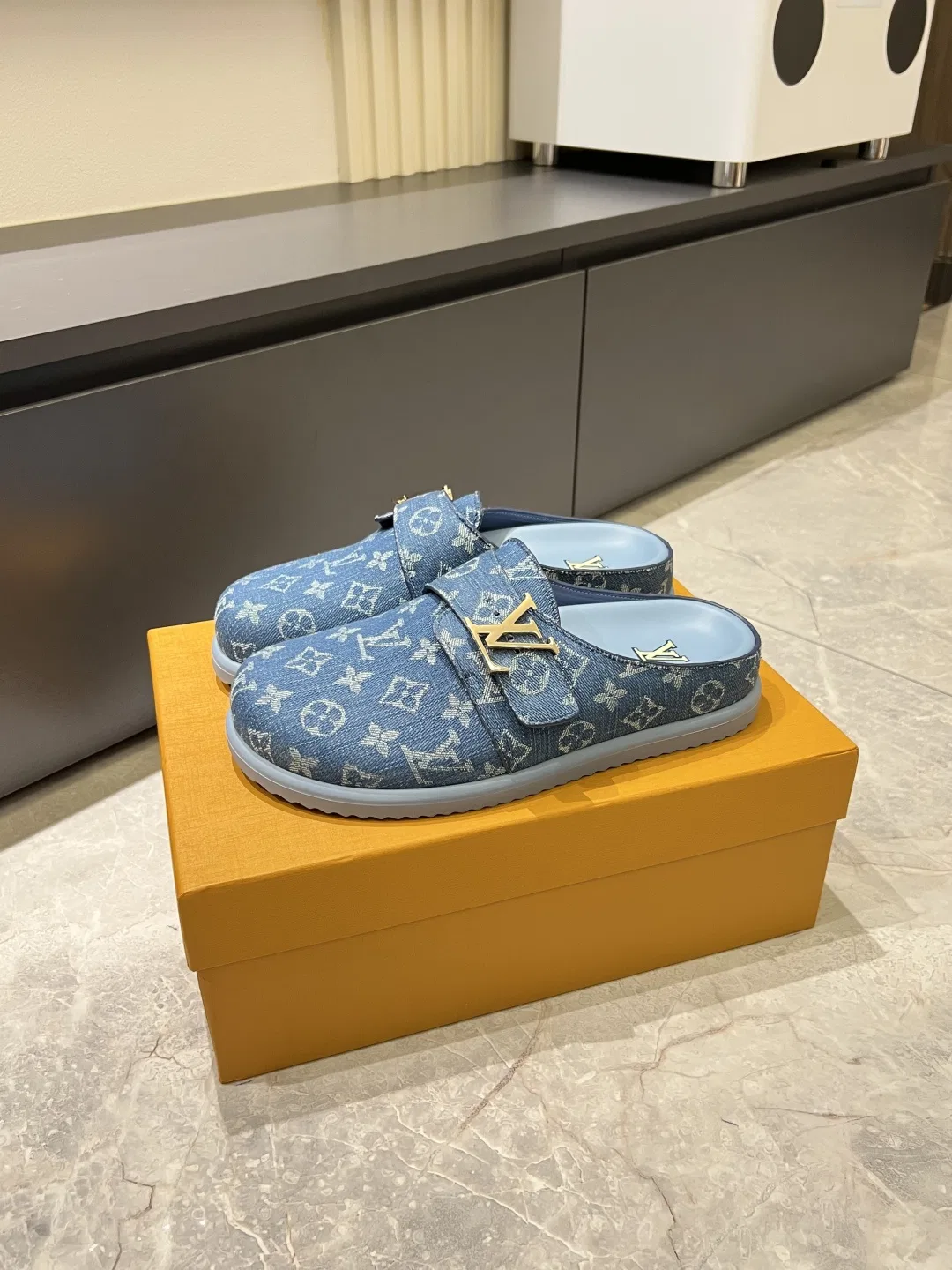 LV 27FW LDWAQLG 007 슬리퍼 18