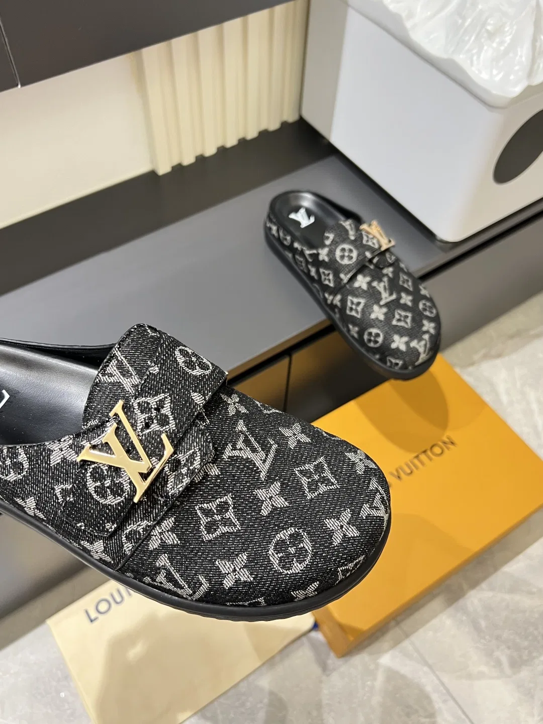 LV 27FW LDWAQLG 007 슬리퍼 24
