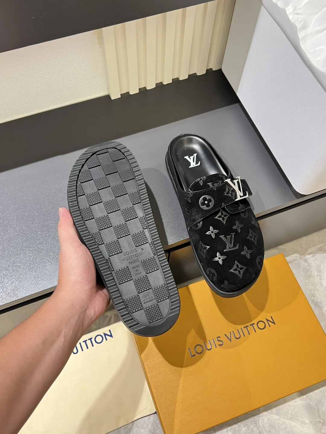 LV 27FW LDWAQLG 008 슬리퍼 8