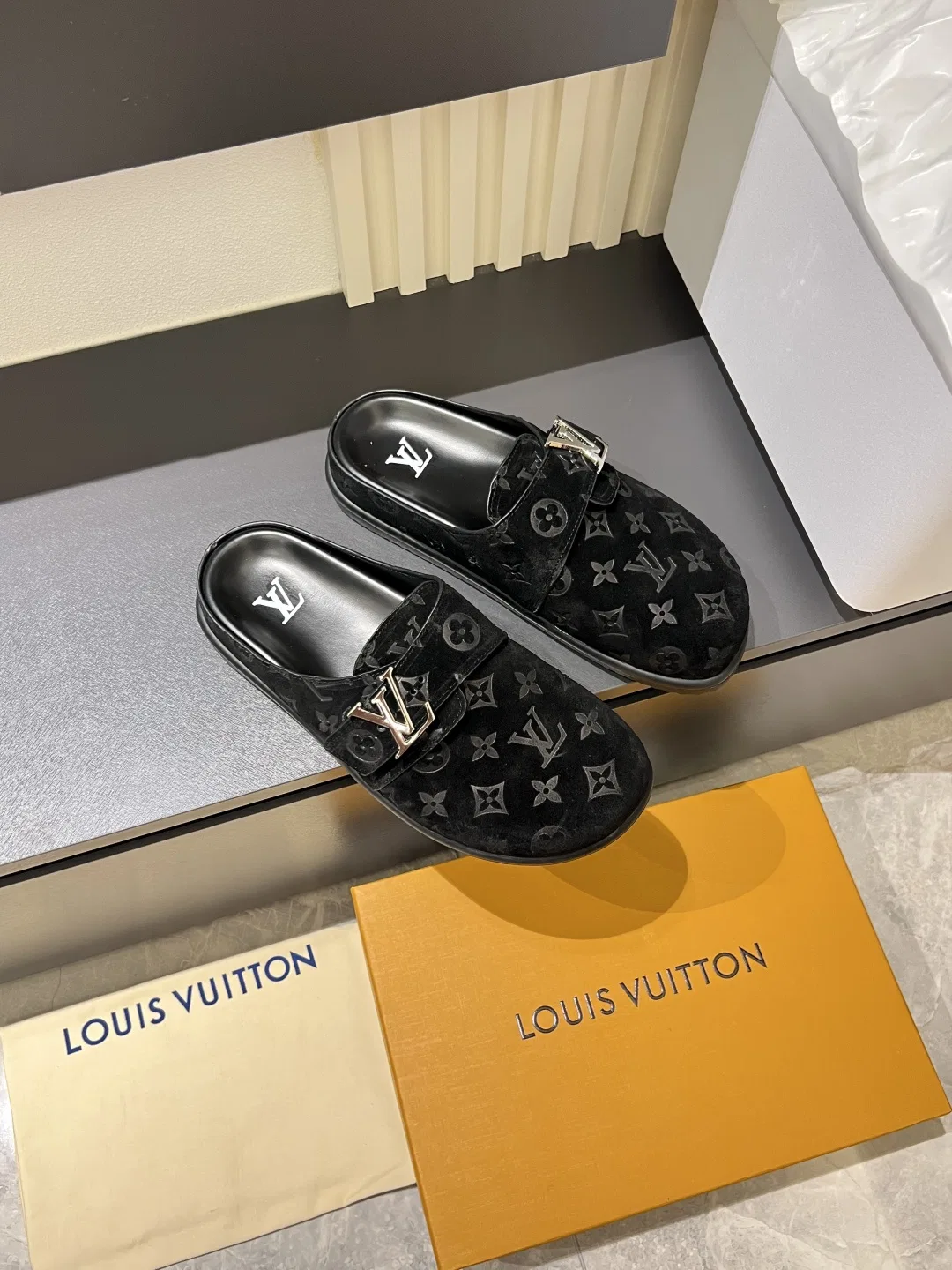 LV 27FW LDWAQLG 008 슬리퍼 10