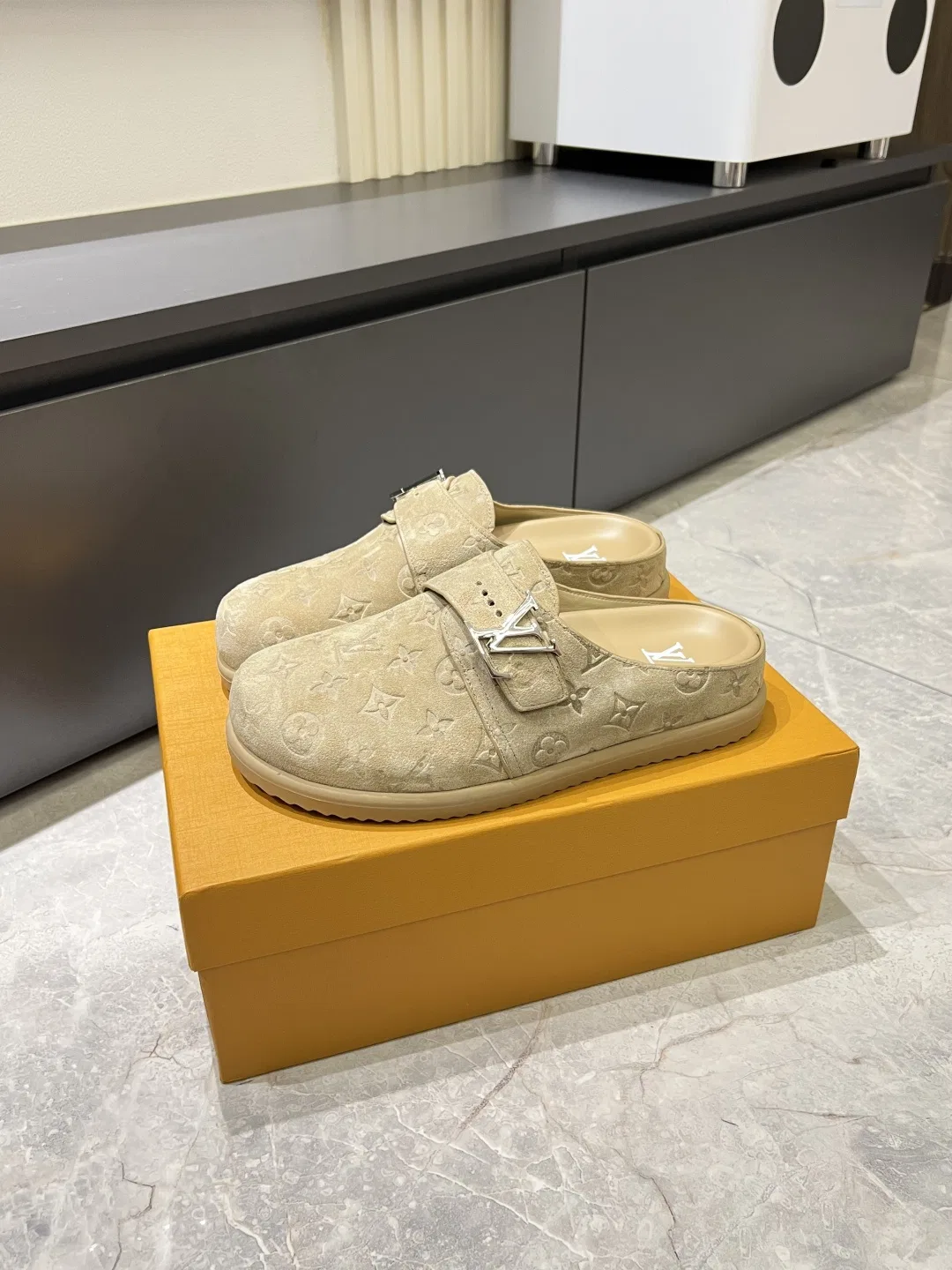 LV 27FW LDWAQLG 008 슬리퍼 20