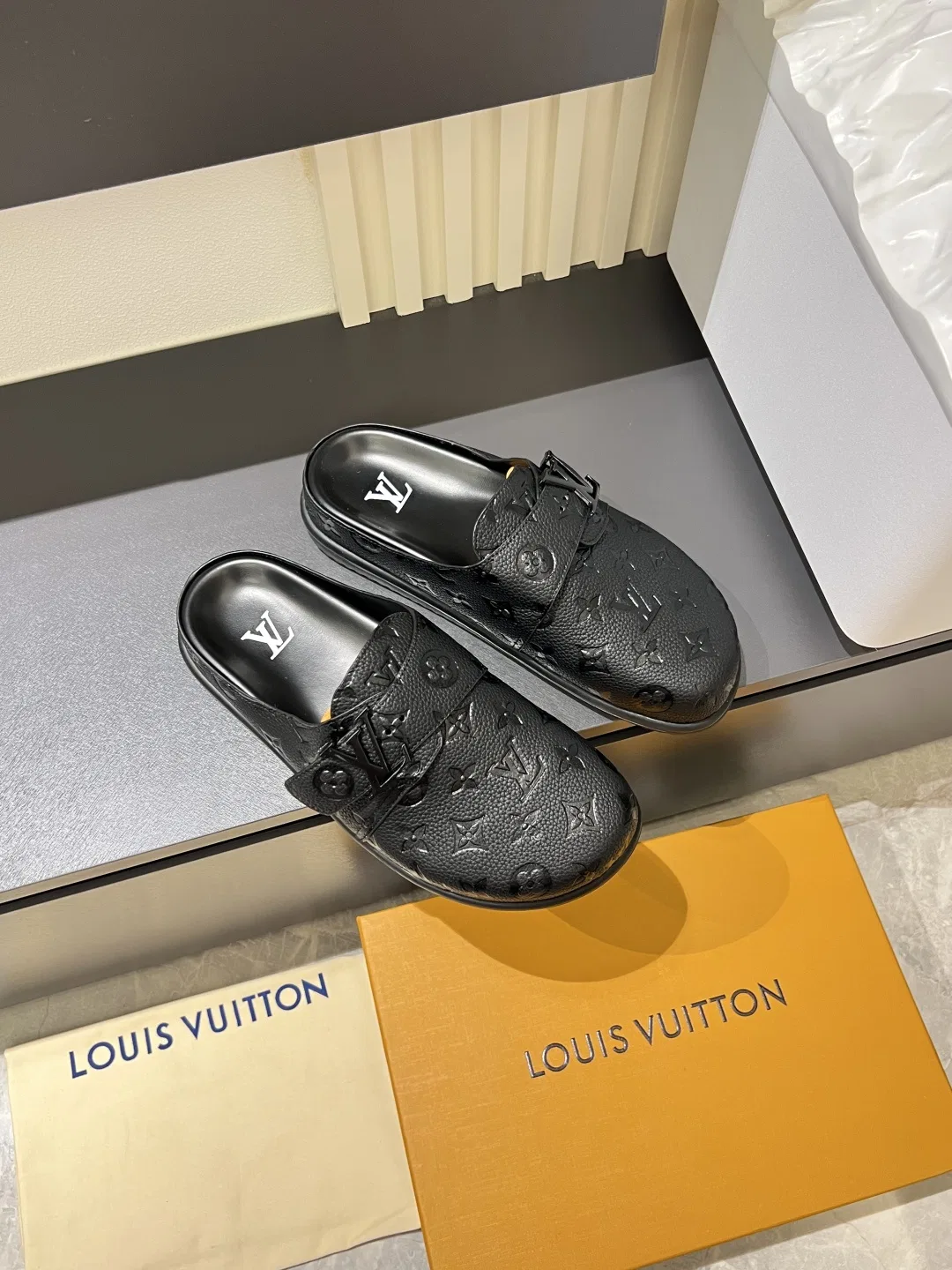 LV 27FW LDWAQLG 008 슬리퍼 31