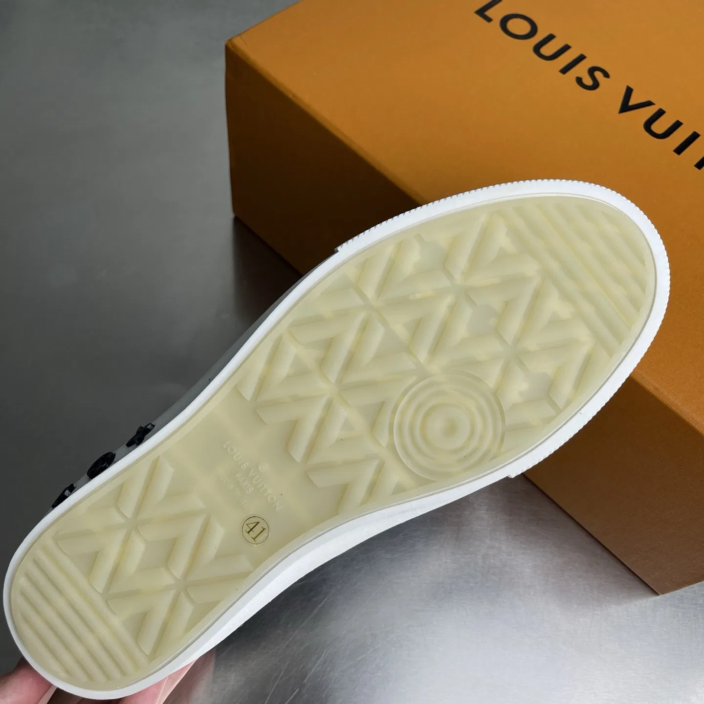LV 27FW LDWAQLG 010 스니커즈 17