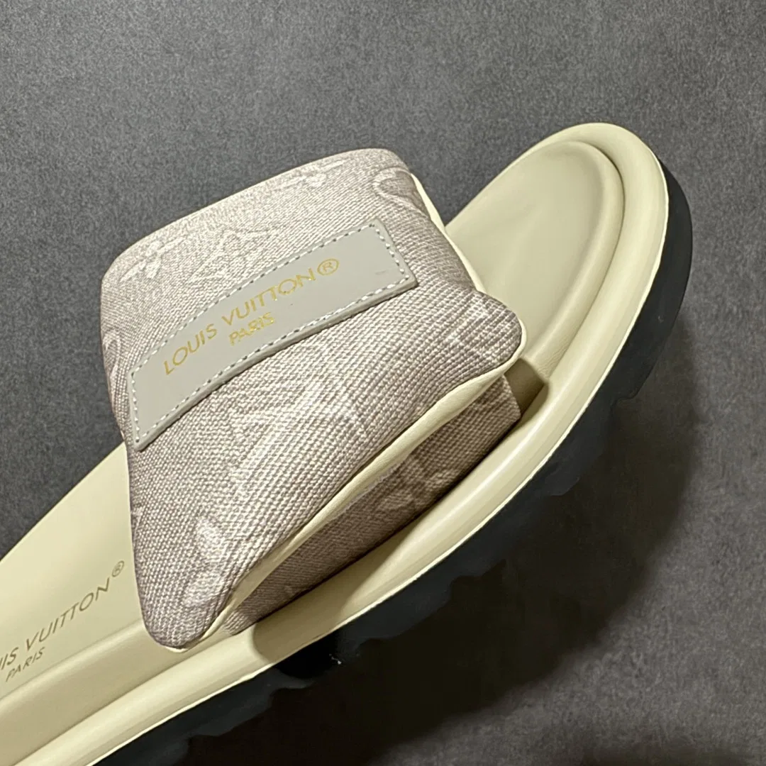 LV 27FW LDWAQLG 014 슬리퍼 8