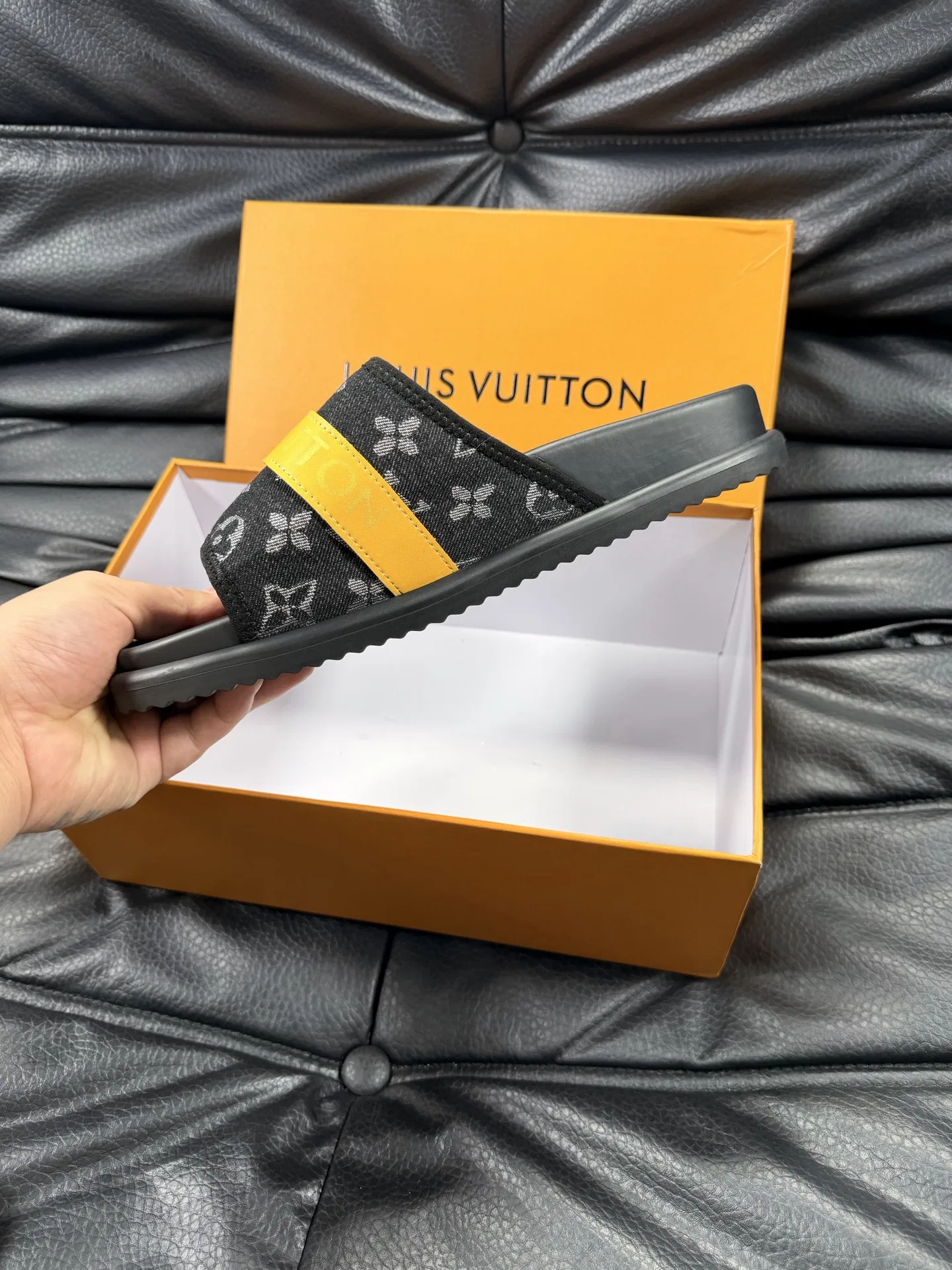 LV 27FW LDWAQLG 020 슬리퍼 8