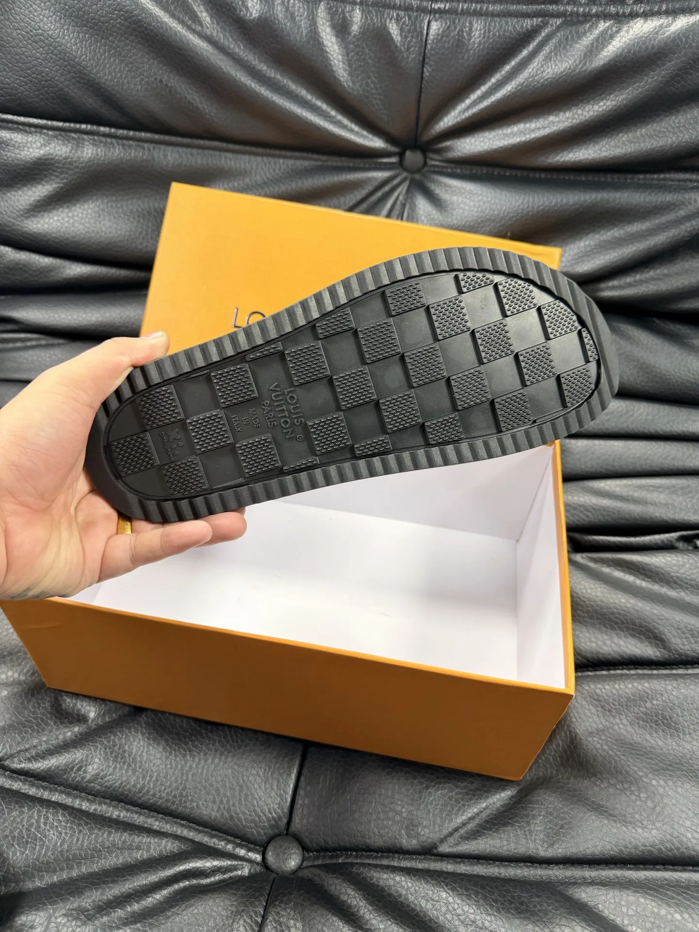 LV 27FW LDWAQLG 021 슬리퍼 9