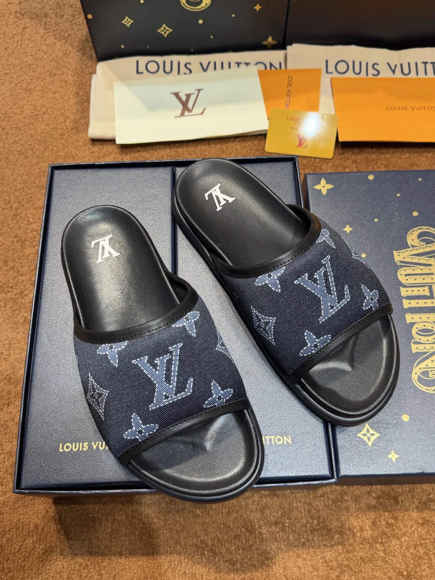 LV 27FW LDWAQLG 024 슬리퍼 7