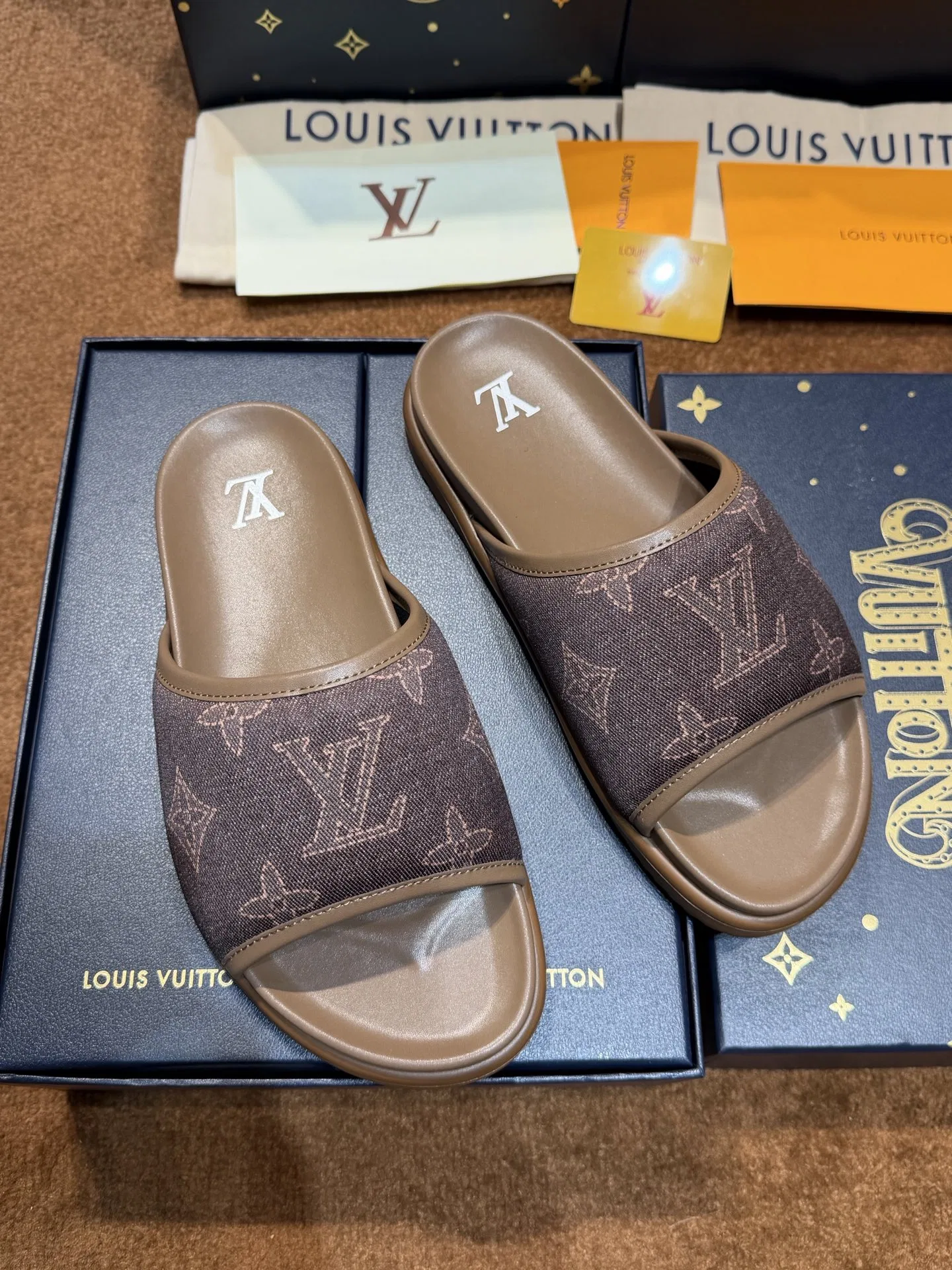 LV 27FW LDWAQLG 024 슬리퍼 13