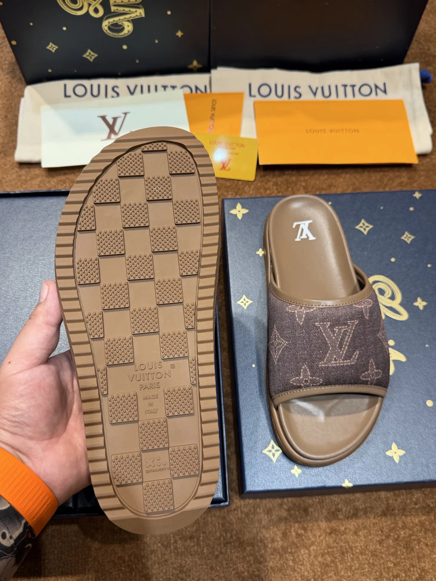 LV 27FW LDWAQLG 024 슬리퍼 14